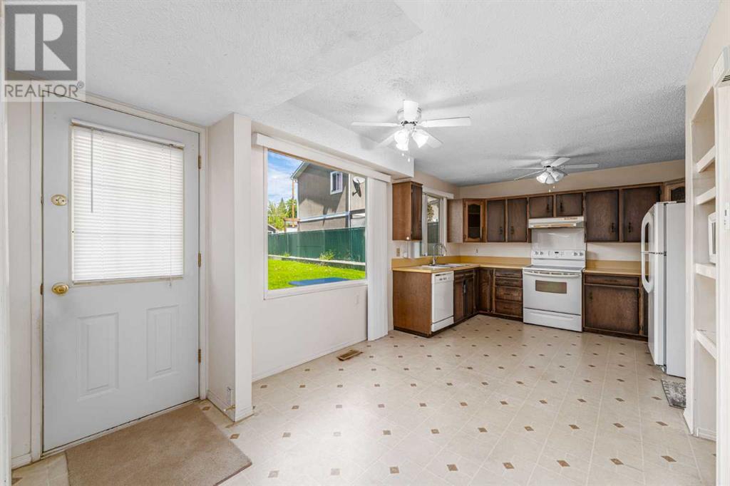 320 Silver Brook Way Nw, Calgary, Alberta  T3B 3G8 - Photo 7 - A2225842