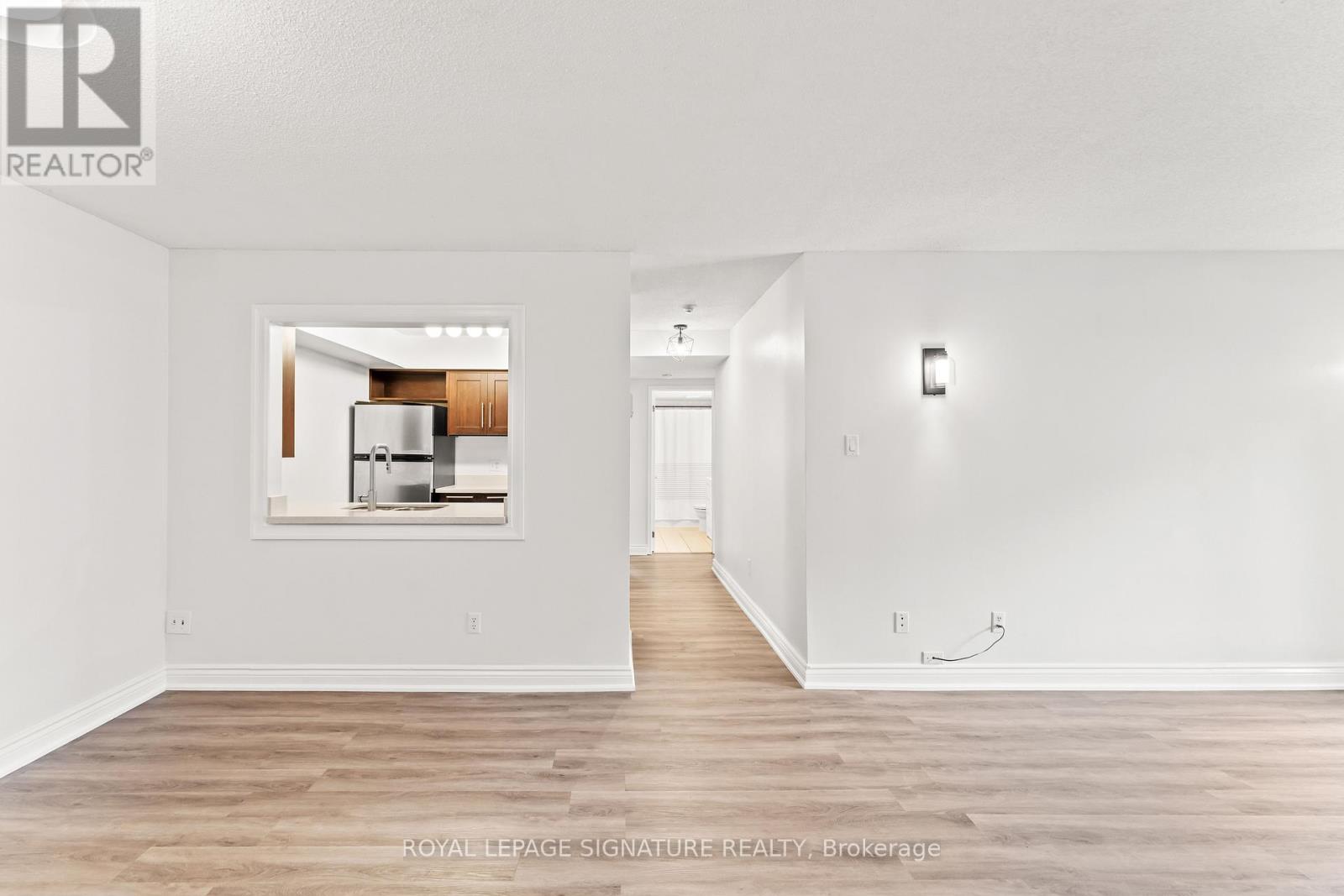 1112 - 1492 Pilgrams Way, Oakville, Ontario  L6M 3G8 - Photo 6 - W12204078