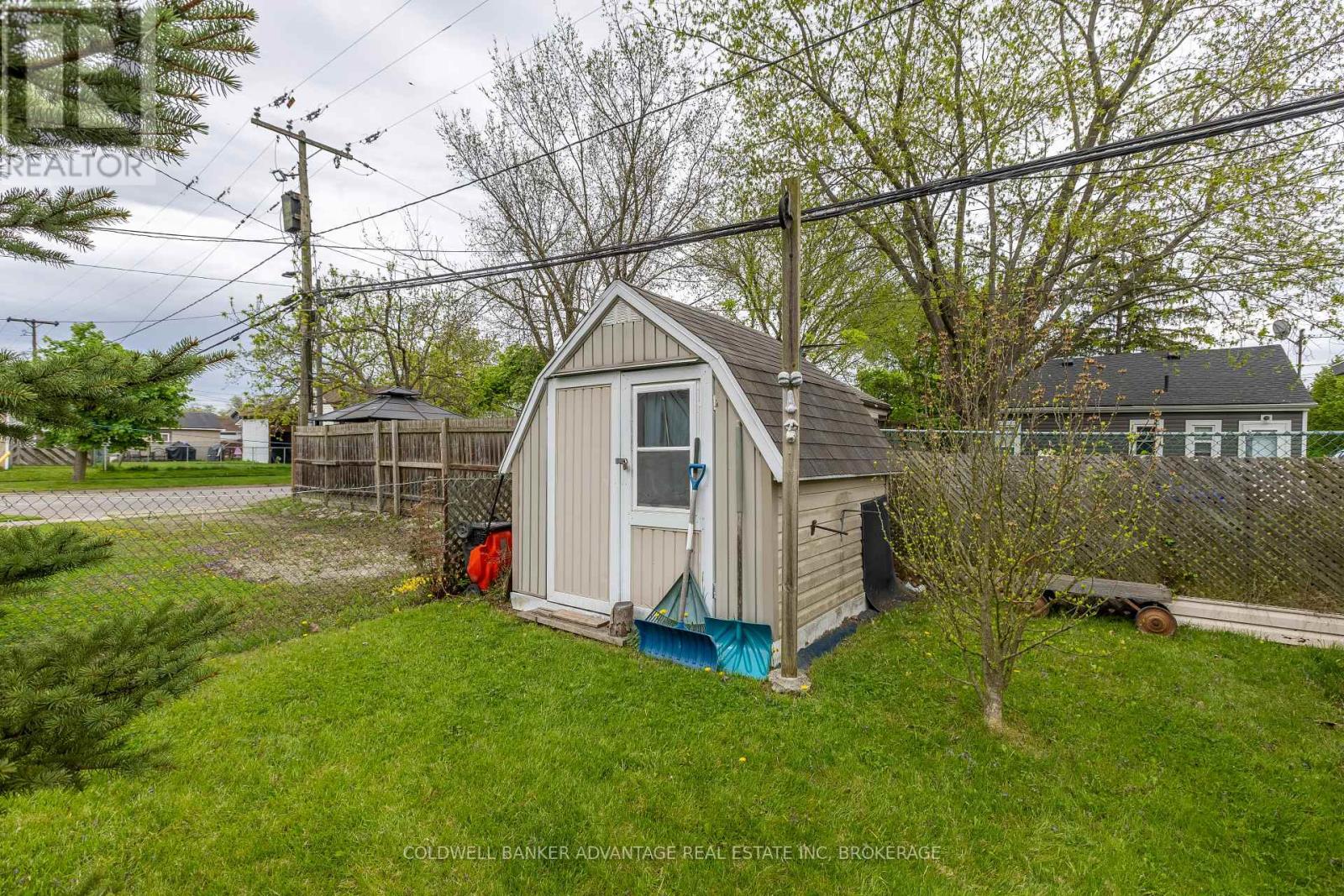 110 Roosevelt Avenue, Welland, Ontario  L3B 2G4 - Photo 10 - X12161524