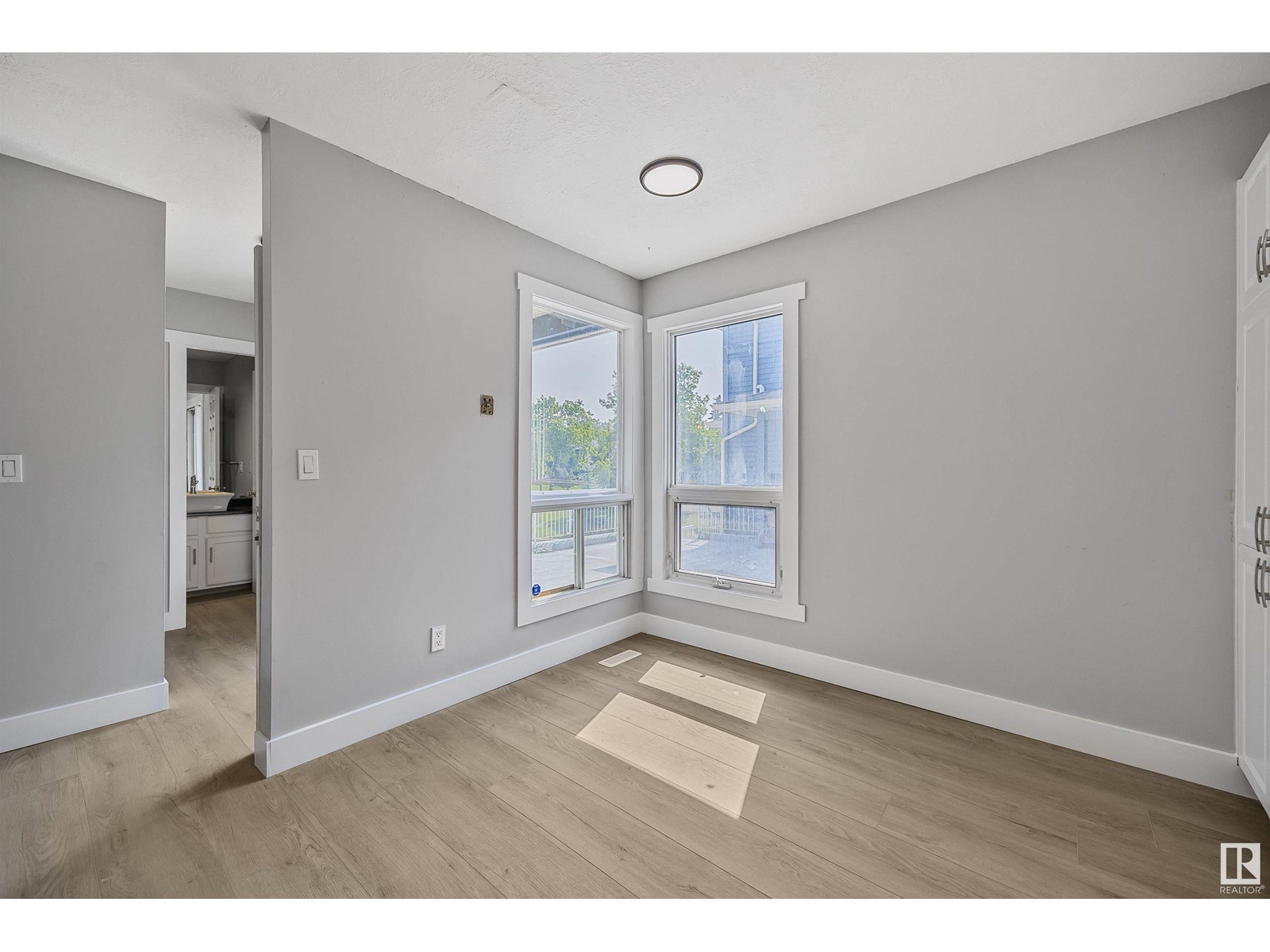 Property at 1511 LAKESIDE GR image 5