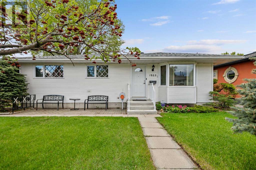 Property at 1923 Matheson Drive NE image 3