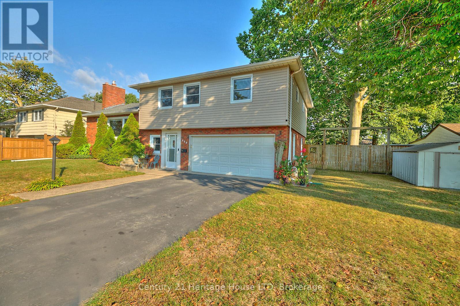 449 Stanley Street, Port Colborne, Ontario  L3K 3A7 - Photo 4 - X12204094