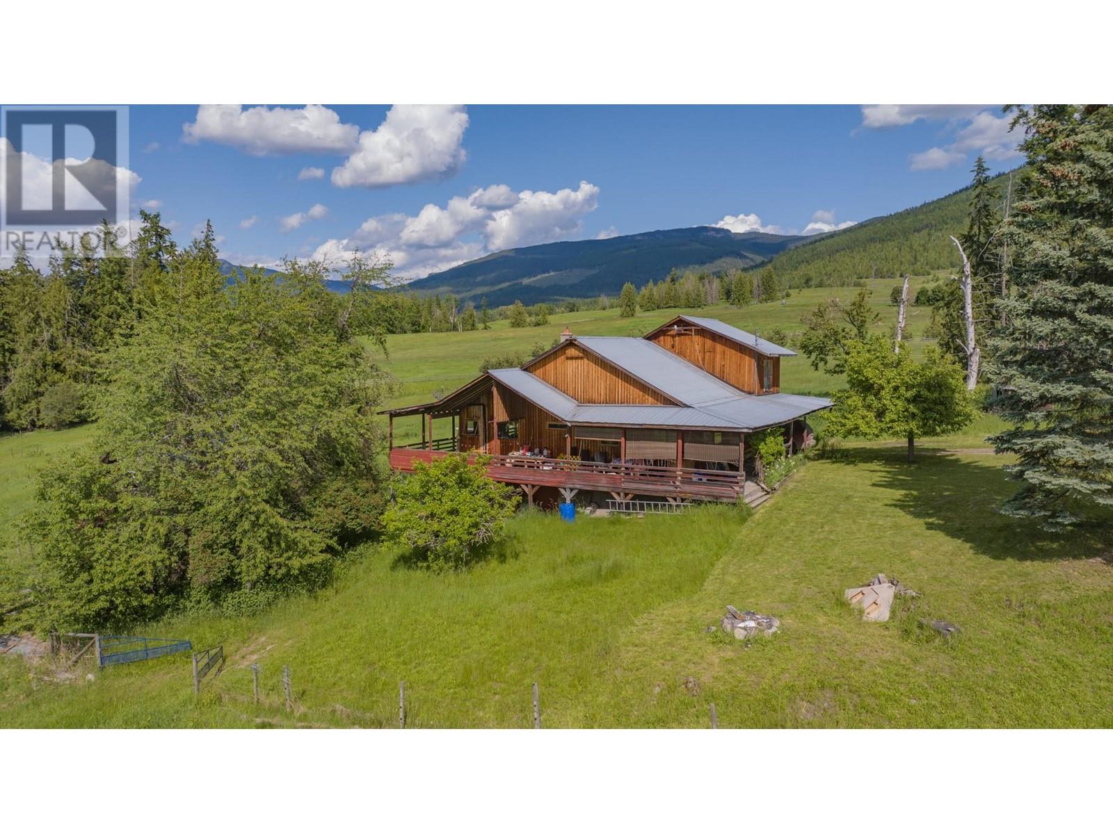 288 Sigalet Road, Lumby, British Columbia  V0E 2G6 - Photo 1 - 10350837