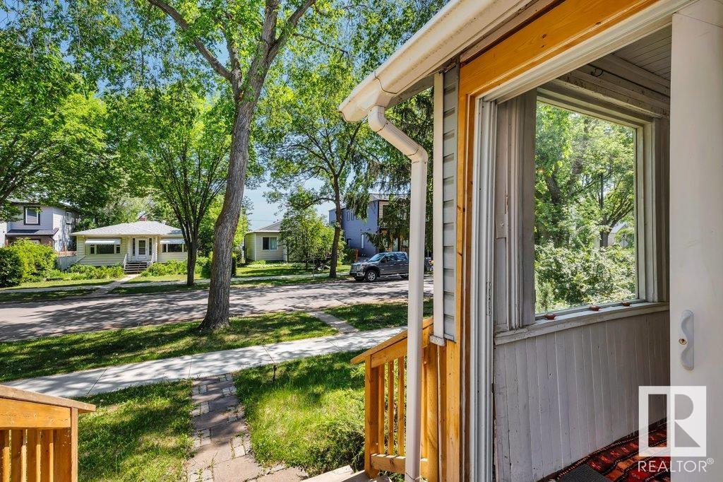 Property at 11512 122 ST NW image 3