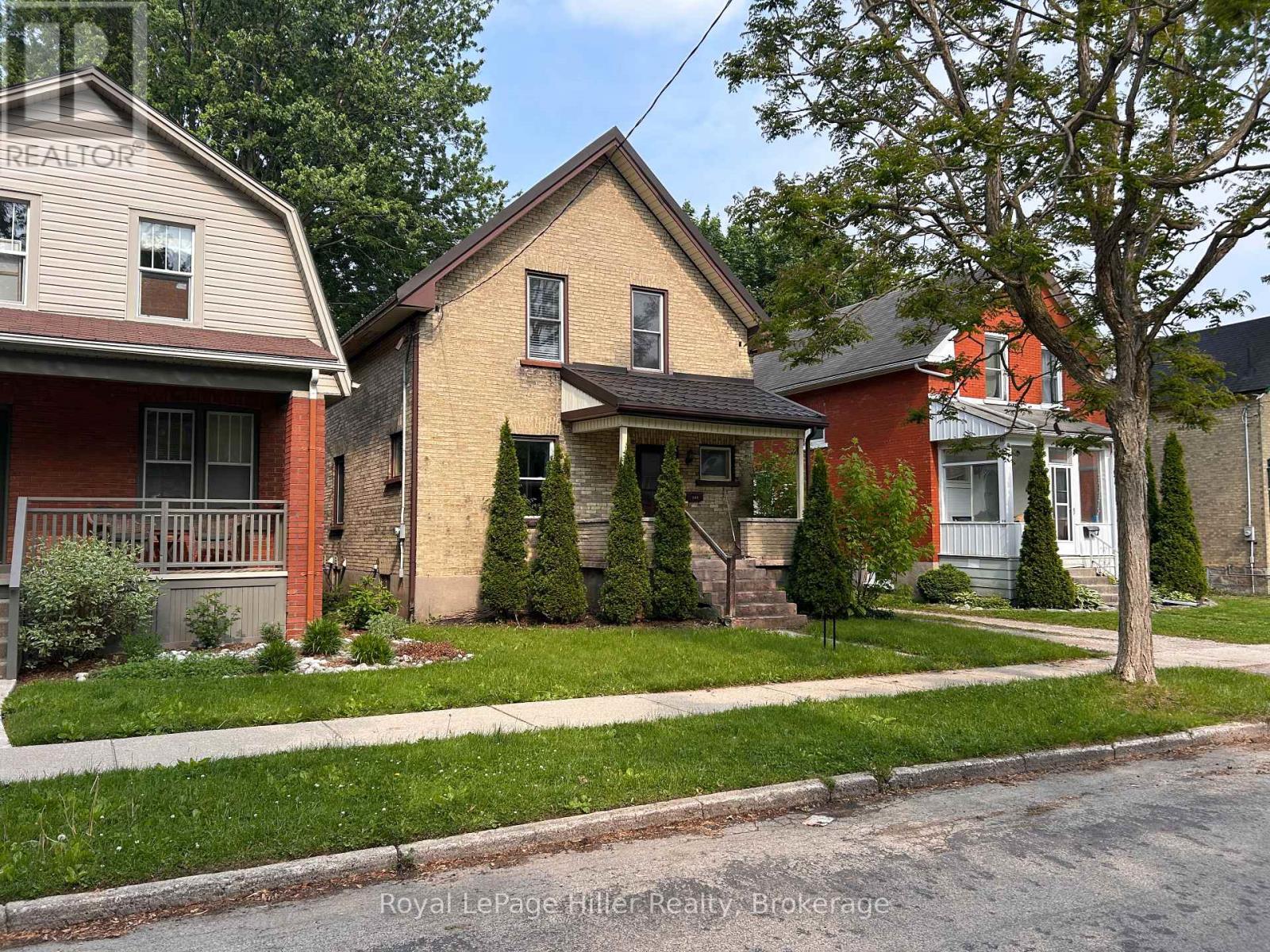 Property at 103 MOWAT STREET image 2