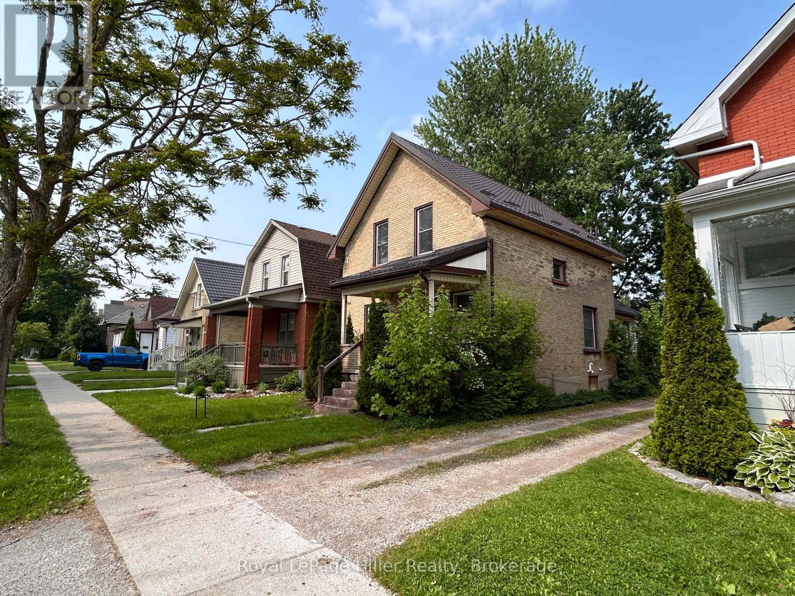 Property at 103 MOWAT STREET image 3