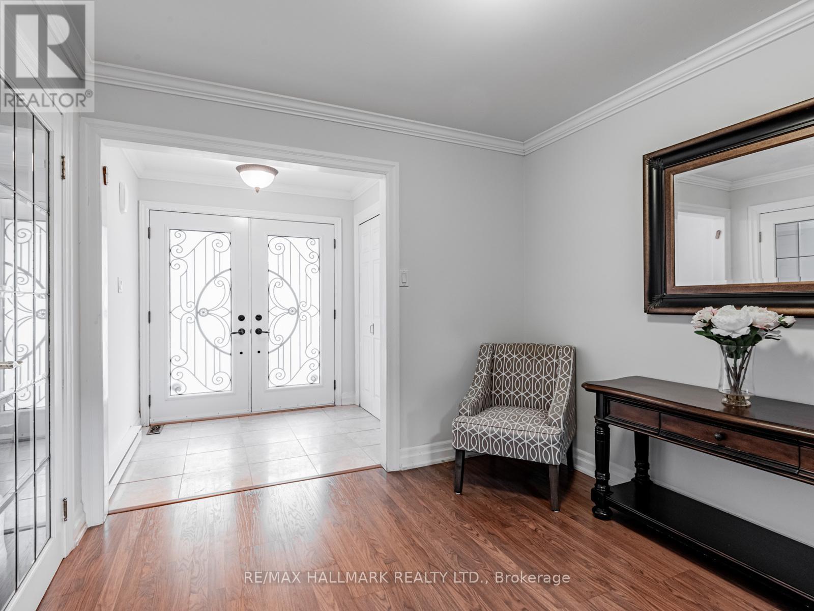 85 Ames Circle, Toronto, Ontario  M3B 3C2 - Photo 2 - C12204123