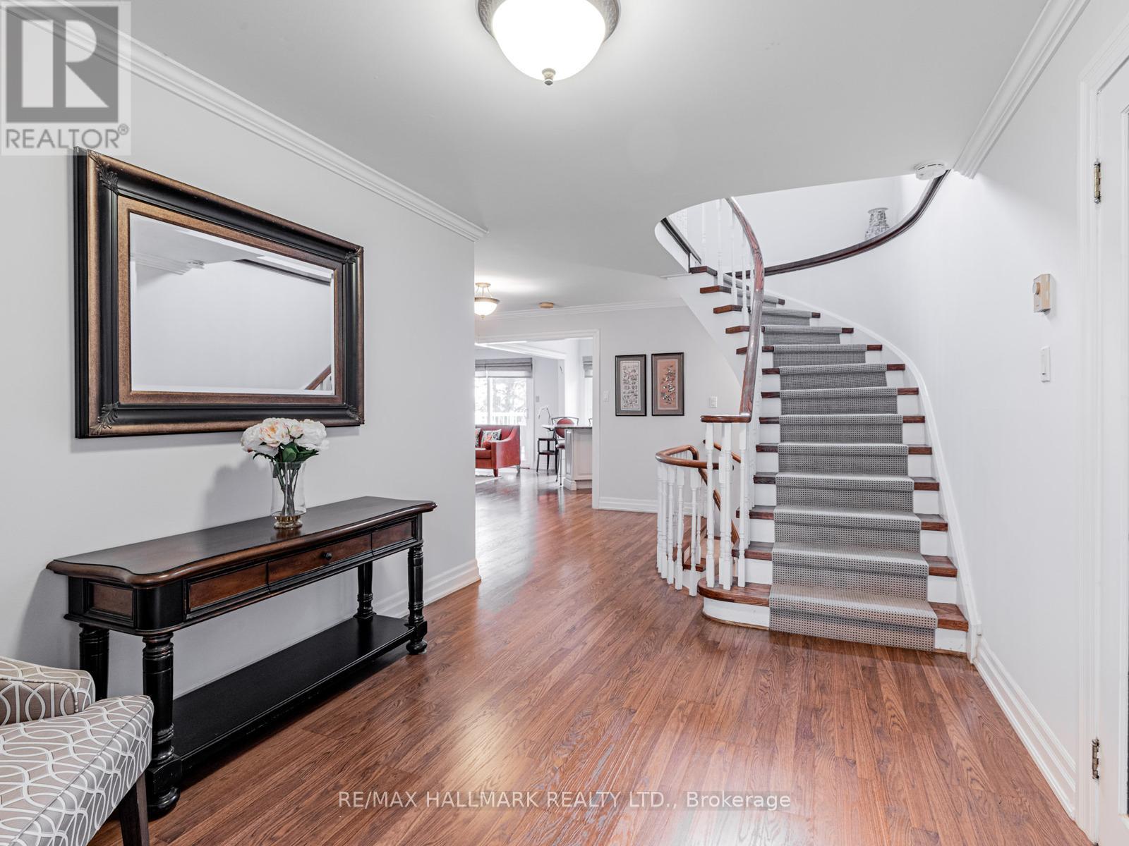 85 Ames Circle, Toronto, Ontario  M3B 3C2 - Photo 3 - C12204123