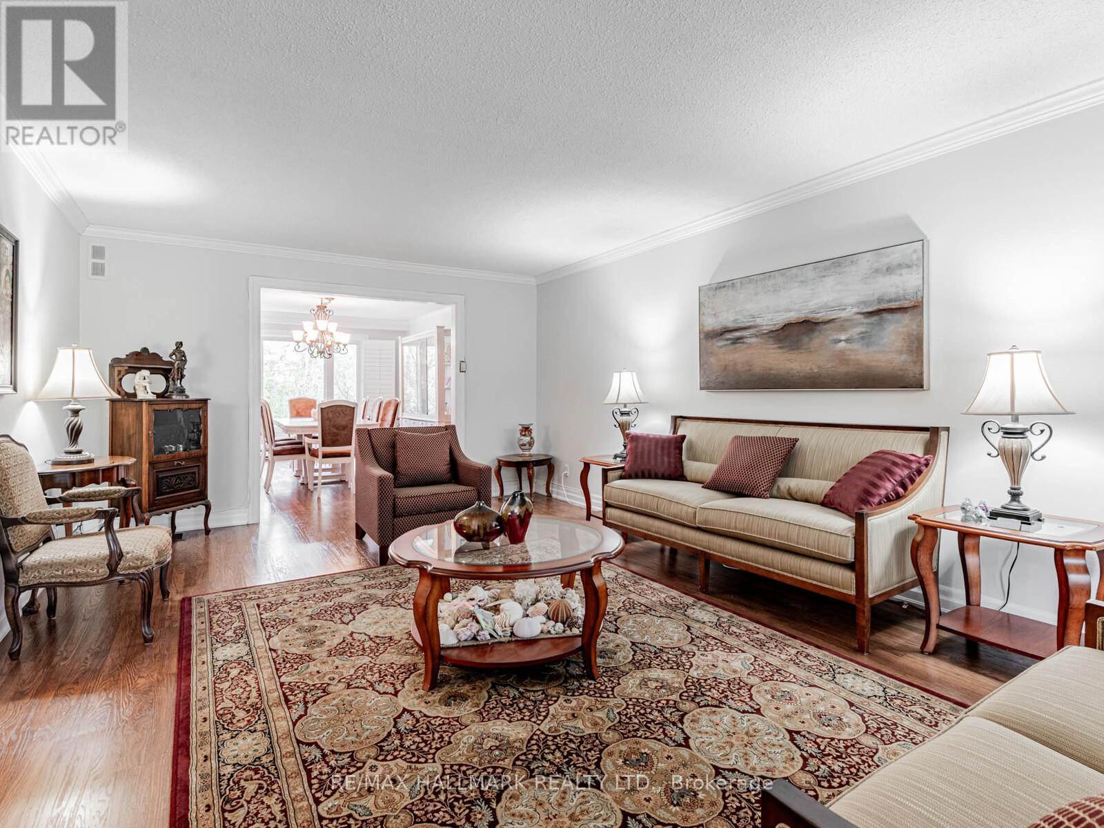 85 Ames Circle, Toronto, Ontario  M3B 3C2 - Photo 4 - C12204123