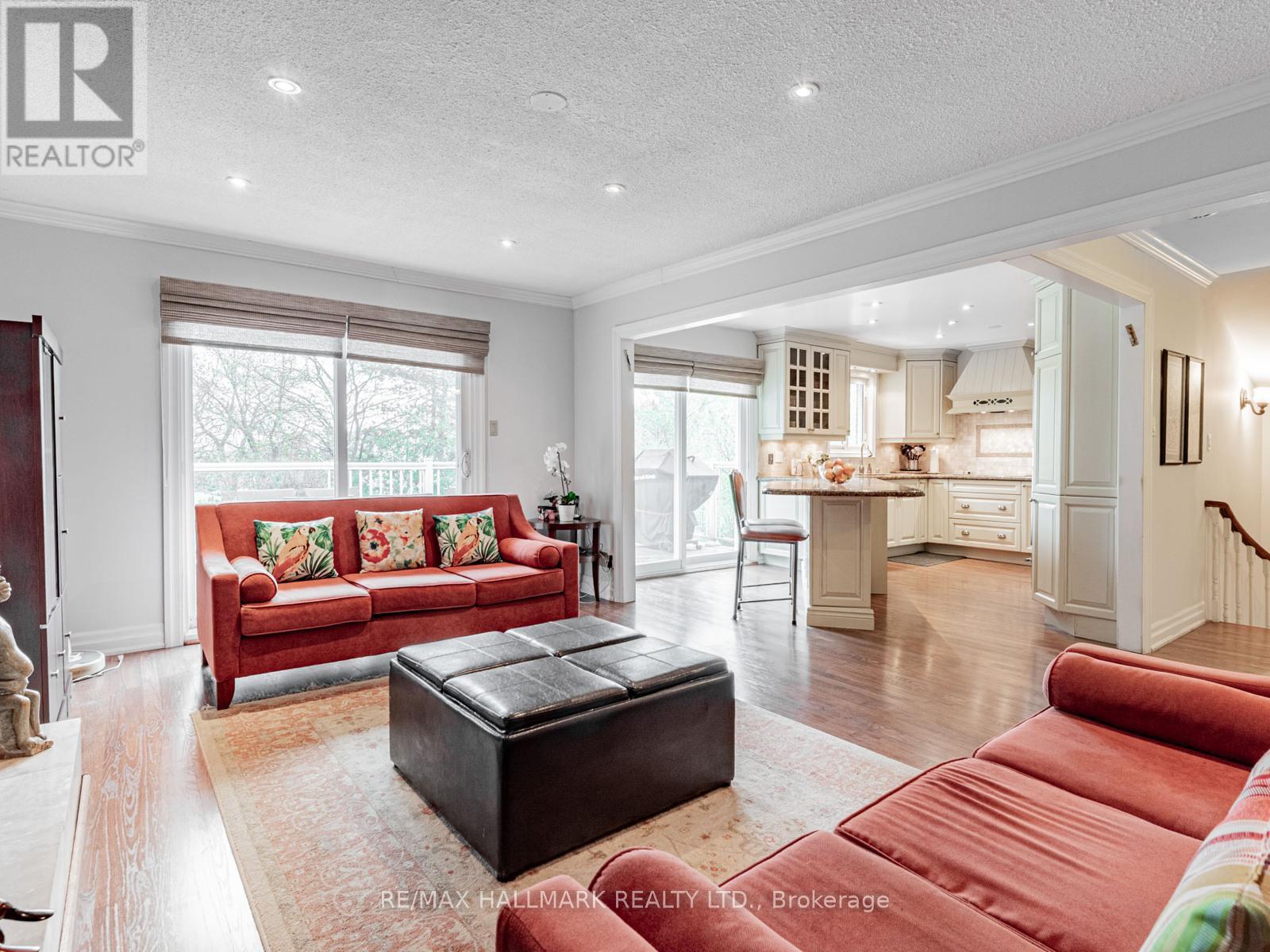 85 Ames Circle, Toronto, Ontario  M3B 3C2 - Photo 9 - C12204123