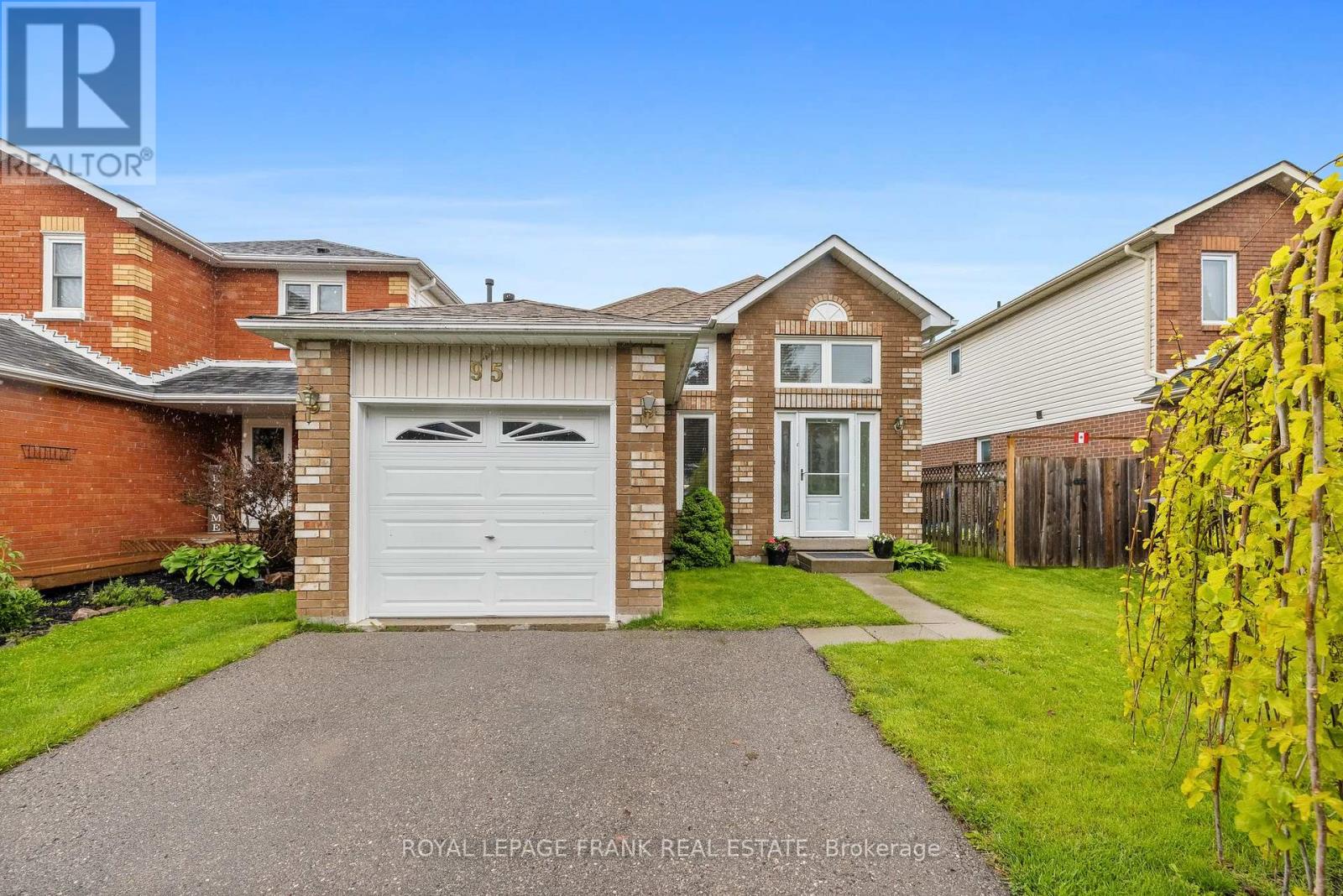 95 CHAMPINE SQUARE, Clarington, Ontario