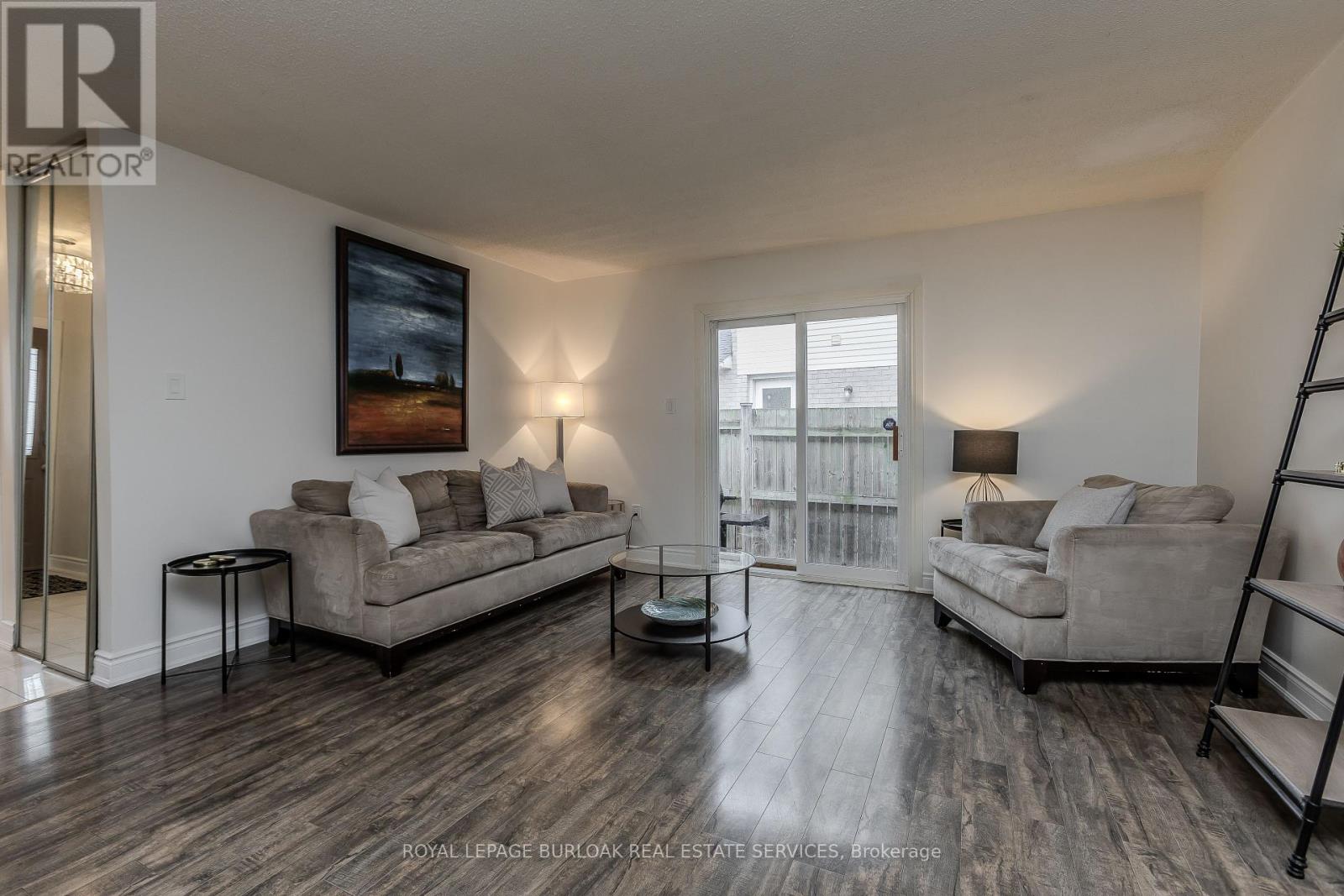 2218 Leominster Drive, Burlington, Ontario  L7P 3X1 - Photo 13 - W12204125