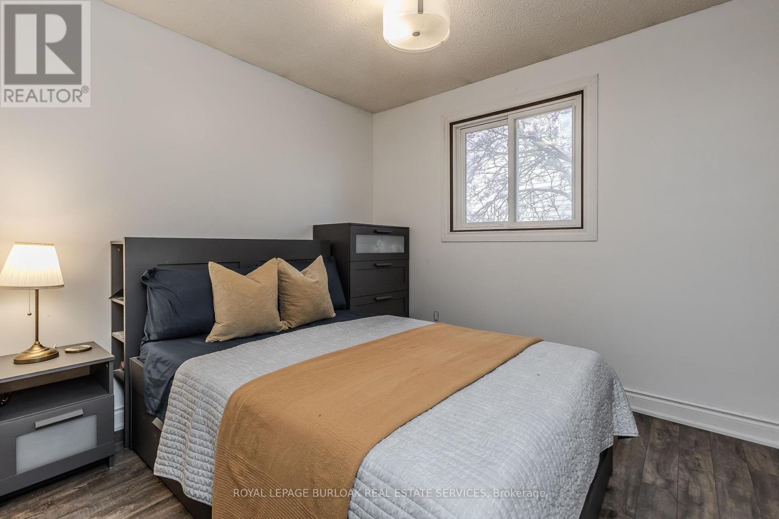 2218 Leominster Drive, Burlington (Brant Hills), Ontario  L7P 3X1 - Photo 21 - W12204125