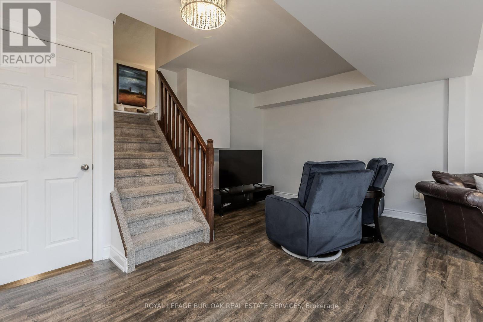 2218 Leominster Drive, Burlington, Ontario  L7P 3X1 - Photo 24 - W12204125