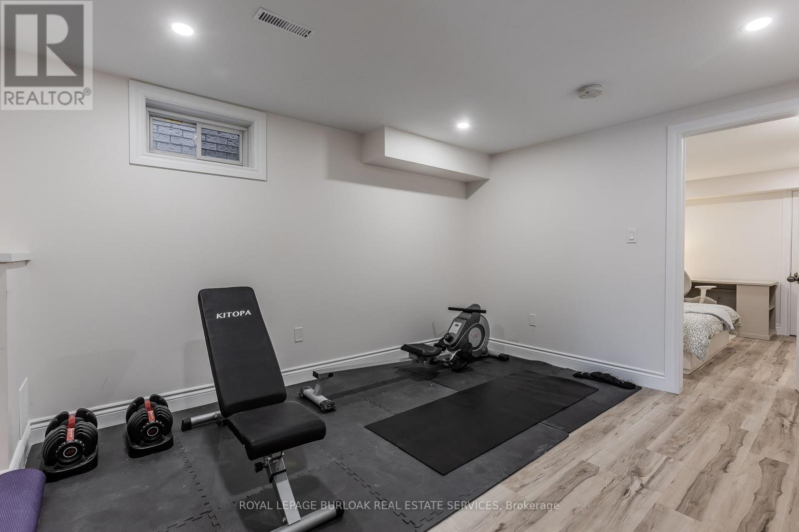 2218 Leominster Drive, Burlington, Ontario  L7P 3X1 - Photo 31 - W12204125