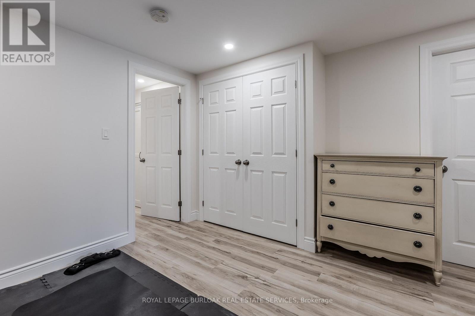 2218 Leominster Drive, Burlington, Ontario  L7P 3X1 - Photo 32 - W12204125