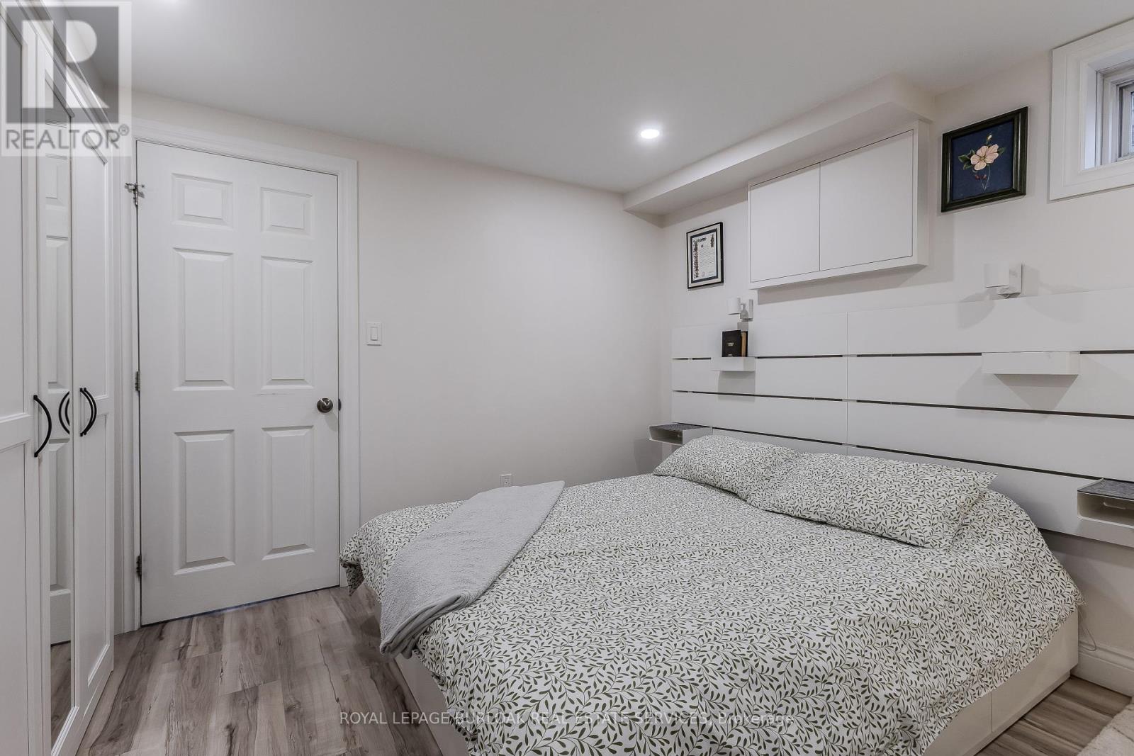 2218 Leominster Drive, Burlington, Ontario  L7P 3X1 - Photo 34 - W12204125