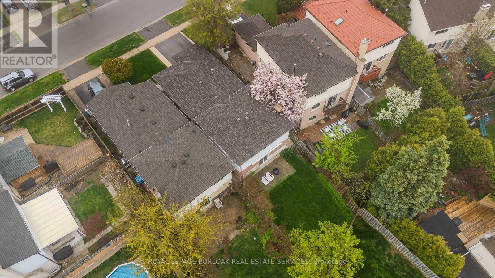 2218 Leominster Drive, Burlington, Ontario  L7P 3X1 - Photo 38 - W12204125