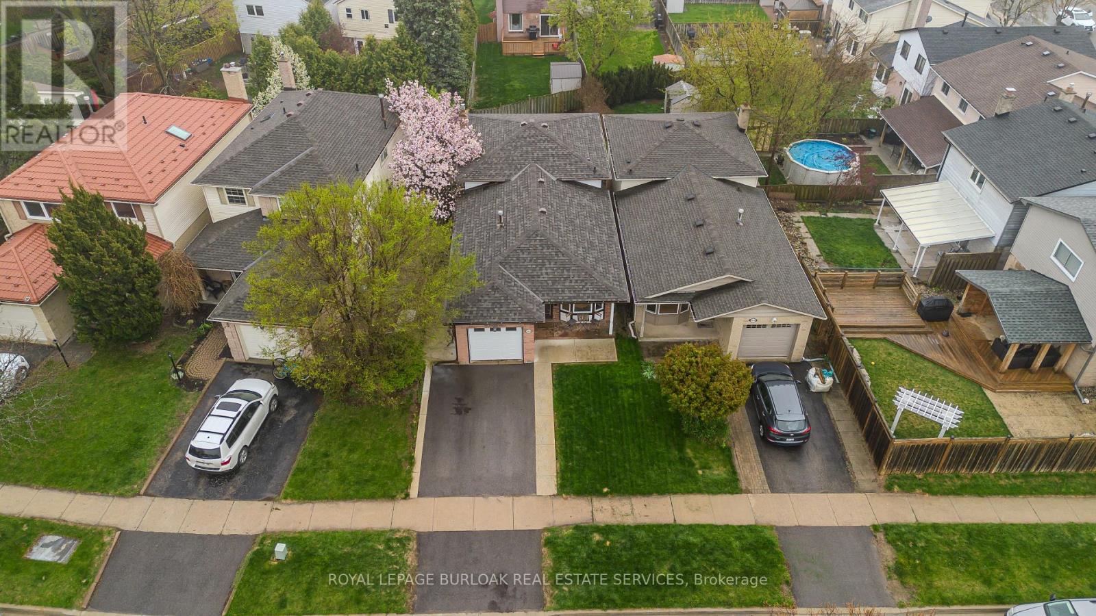 2218 Leominster Drive, Burlington, Ontario  L7P 3X1 - Photo 4 - W12204125