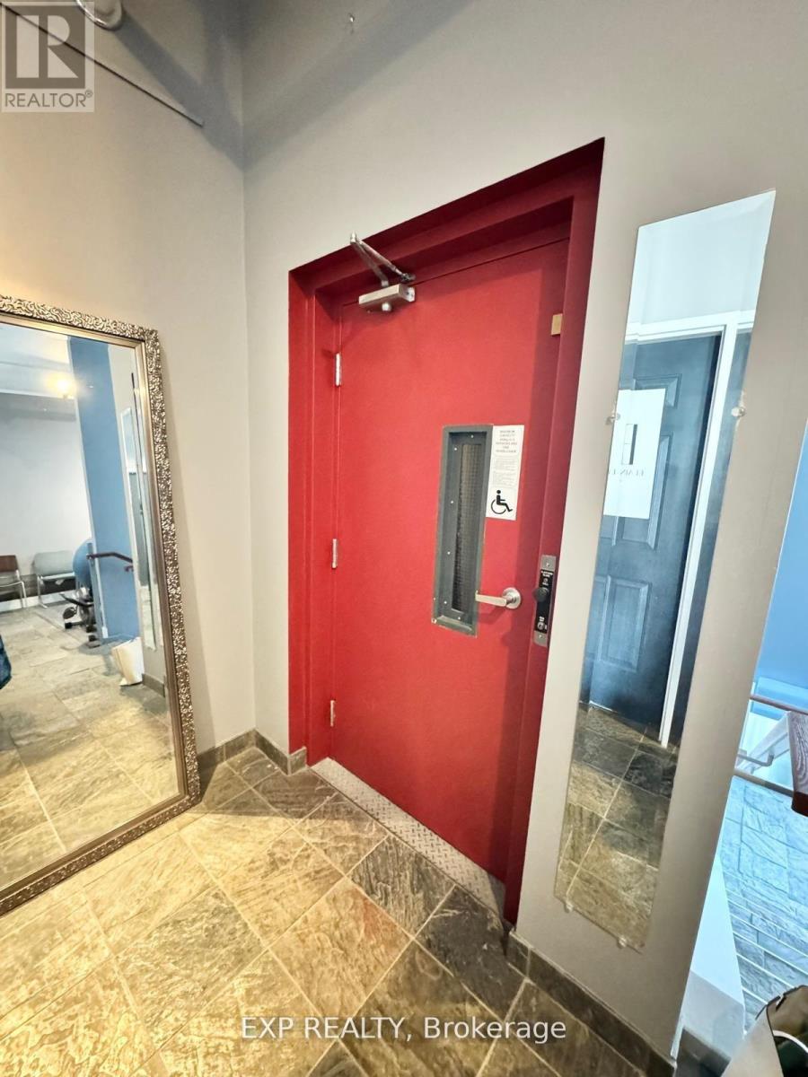 B - 580 Lancaster Street W, Kitchener, Ontario  N2K 1M3 - Photo 13 - X12204100