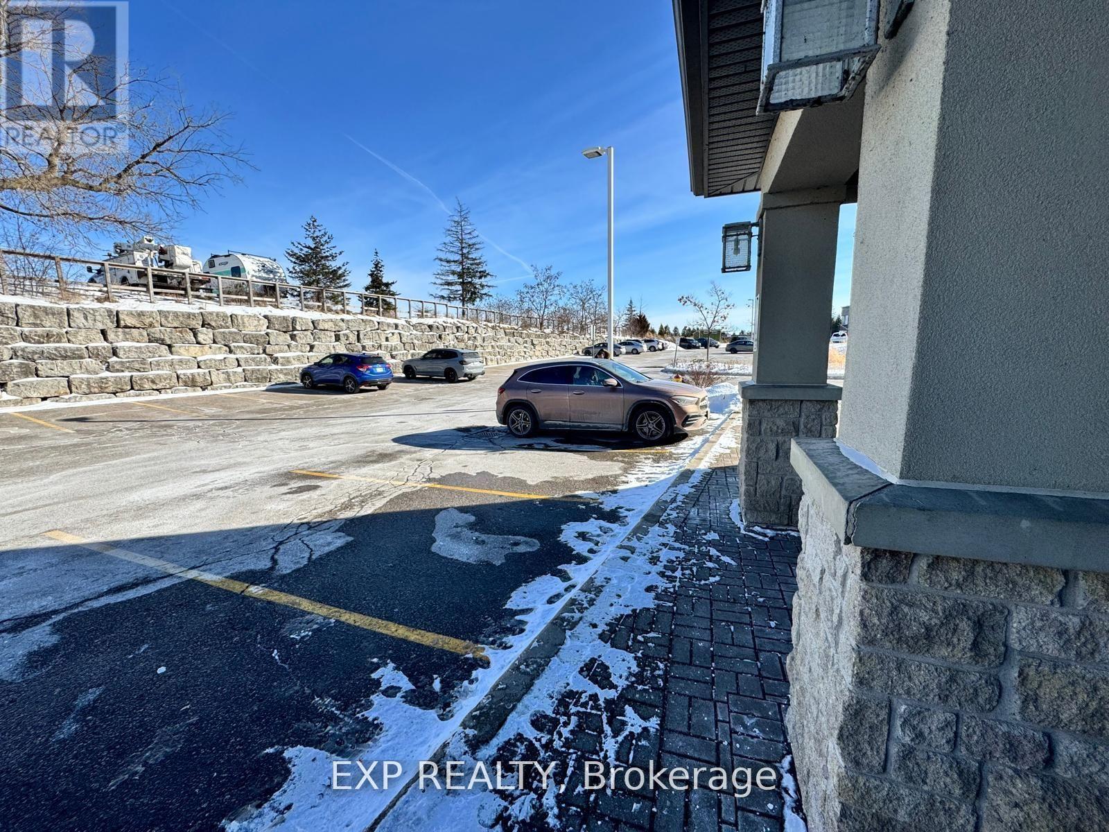 B - 580 Lancaster Street W, Kitchener, Ontario  N2K 1M3 - Photo 2 - X12204100