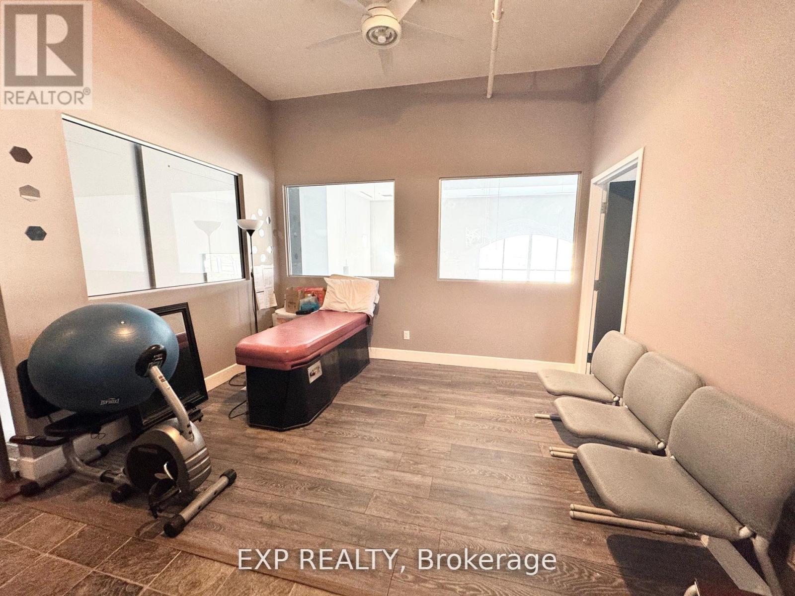 B - 580 Lancaster Street W, Kitchener, Ontario  N2K 1M3 - Photo 6 - X12204100