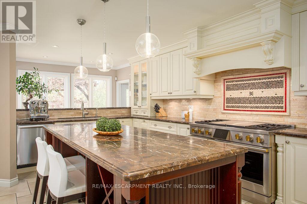27 Blackberry Place, Hamilton, Ontario  L0R 1H2 - Photo 7 - X12144919