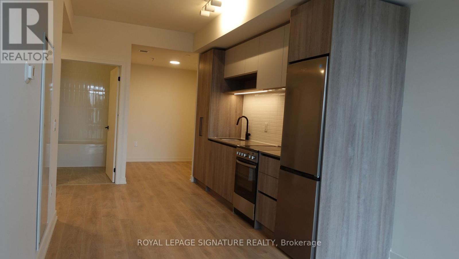 305 - 181 Sterling Road, Toronto, Ontario  M6R 2B2 - Photo 5 - C12204133