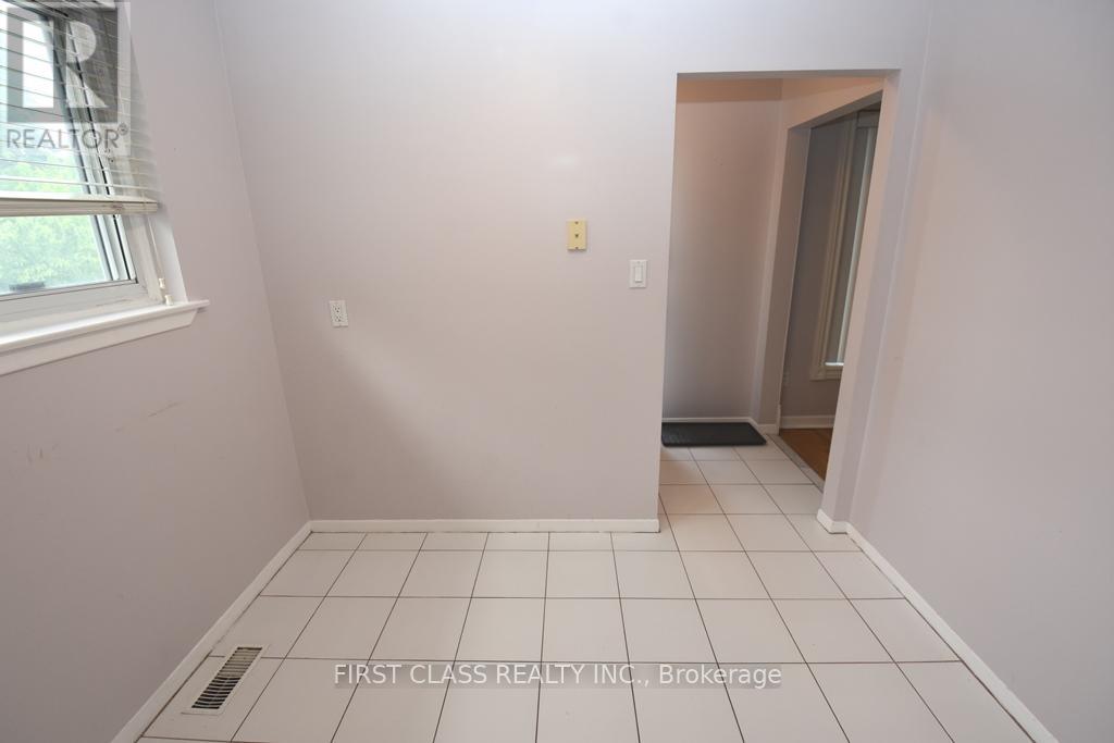 Main - 331 Woodsworth Road, Toronto, Ontario  M2L 2T7 - Photo 5 - C12177555