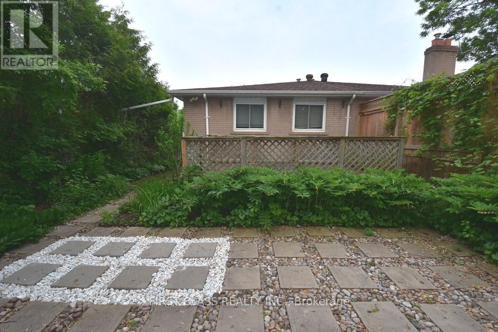 Main - 331 Woodsworth Road, Toronto, Ontario  M2L 2T7 - Photo 19 - C12177555