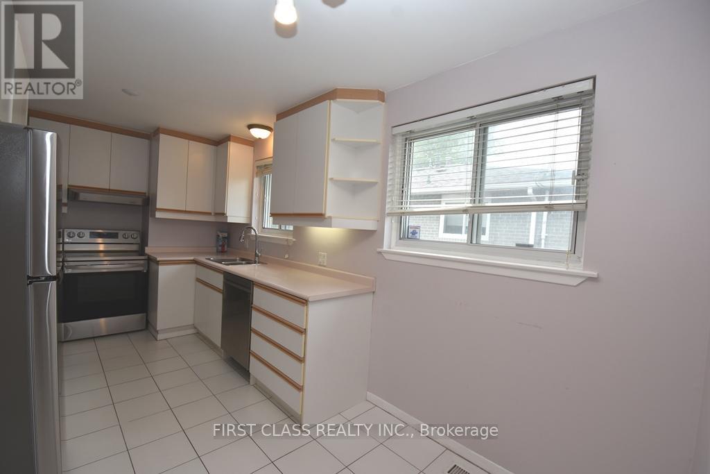 Main - 331 Woodsworth Road, Toronto, Ontario  M2L 2T7 - Photo 3 - C12177555