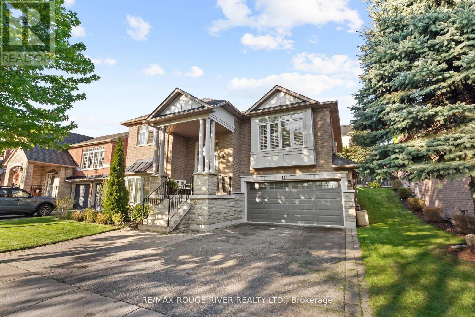 11 MAPLE EDGE LANE, Whitby, Ontario