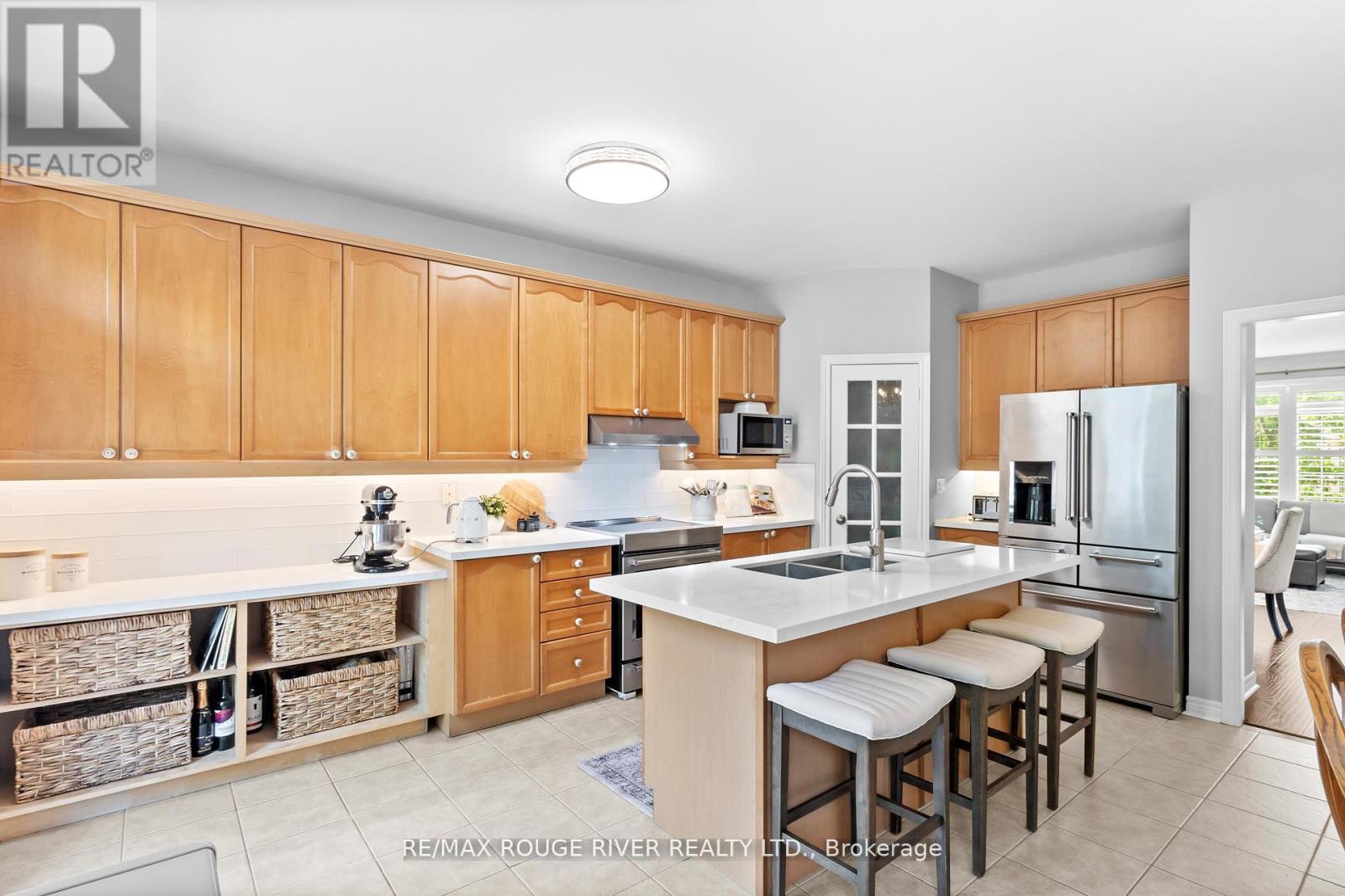 11 Maple Edge Lane, Whitby, Ontario  L1R 2M9 - Photo 13 - E12204144