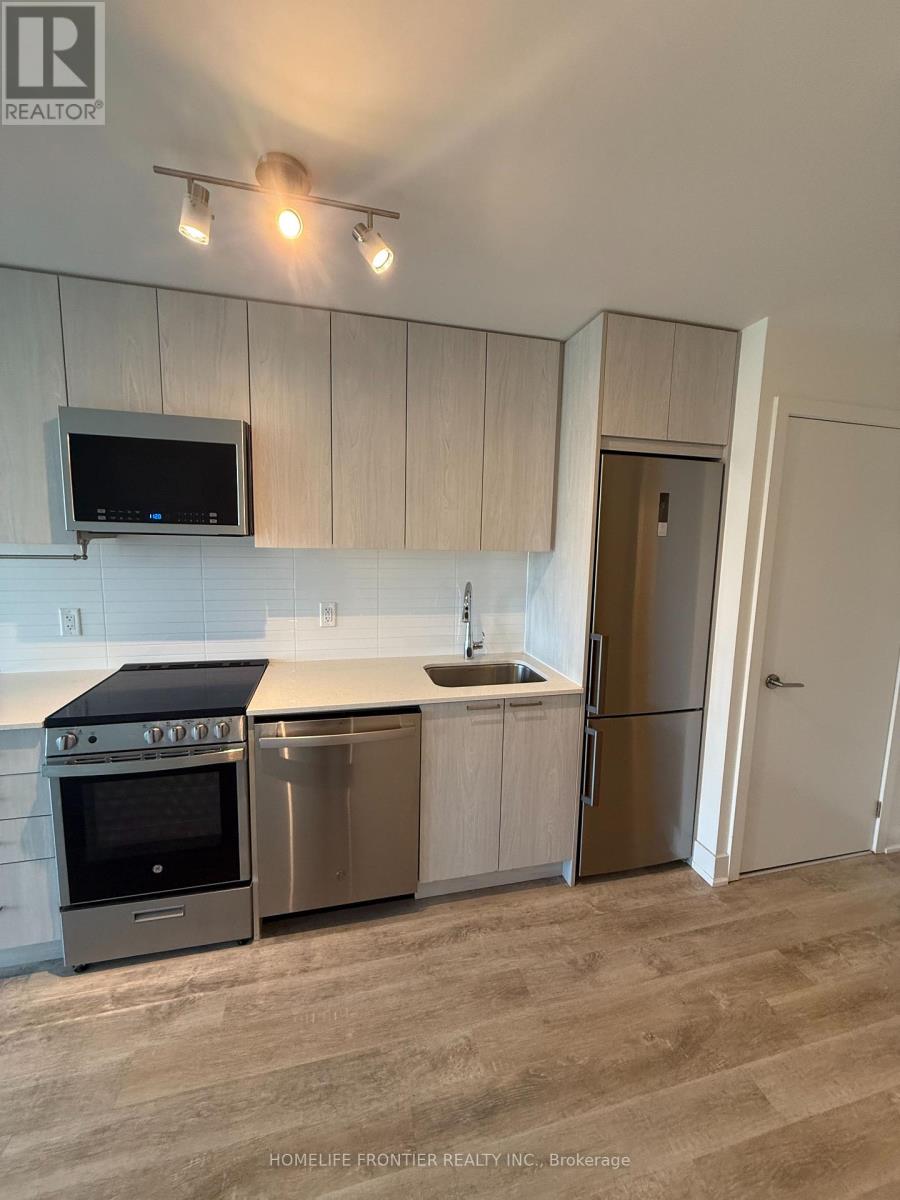 212 - 185 Deerfield Road, Newmarket, Ontario  L3Y 0G7 - Photo 2 - N12204137
