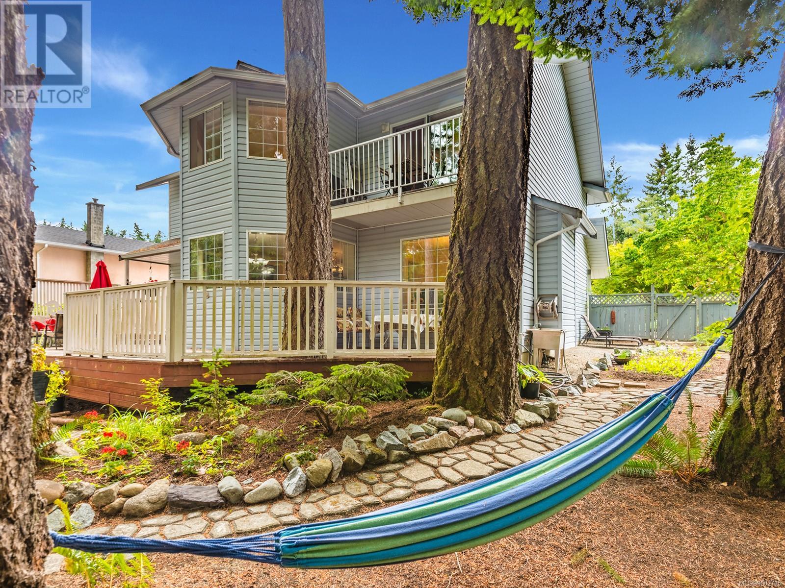 Property at 3961 Dunsmuir St image 2