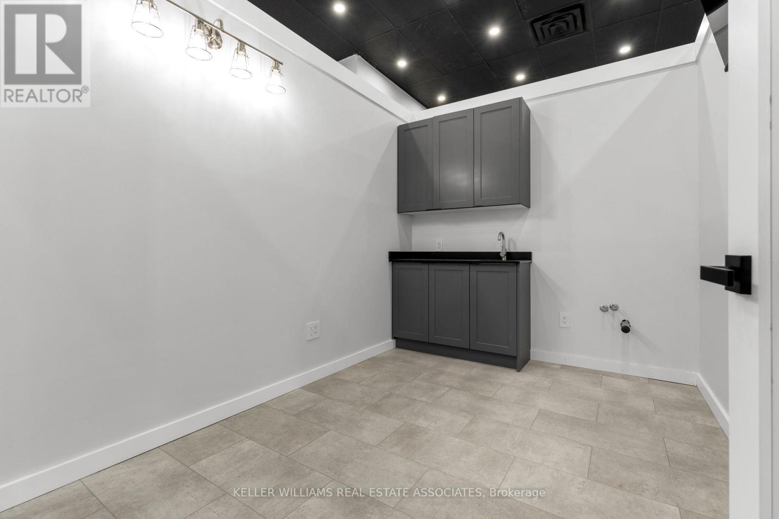 4 - 45 Wyndham Street N, Guelph, Ontario  N1H 4E4 - Photo 7 - X12204155