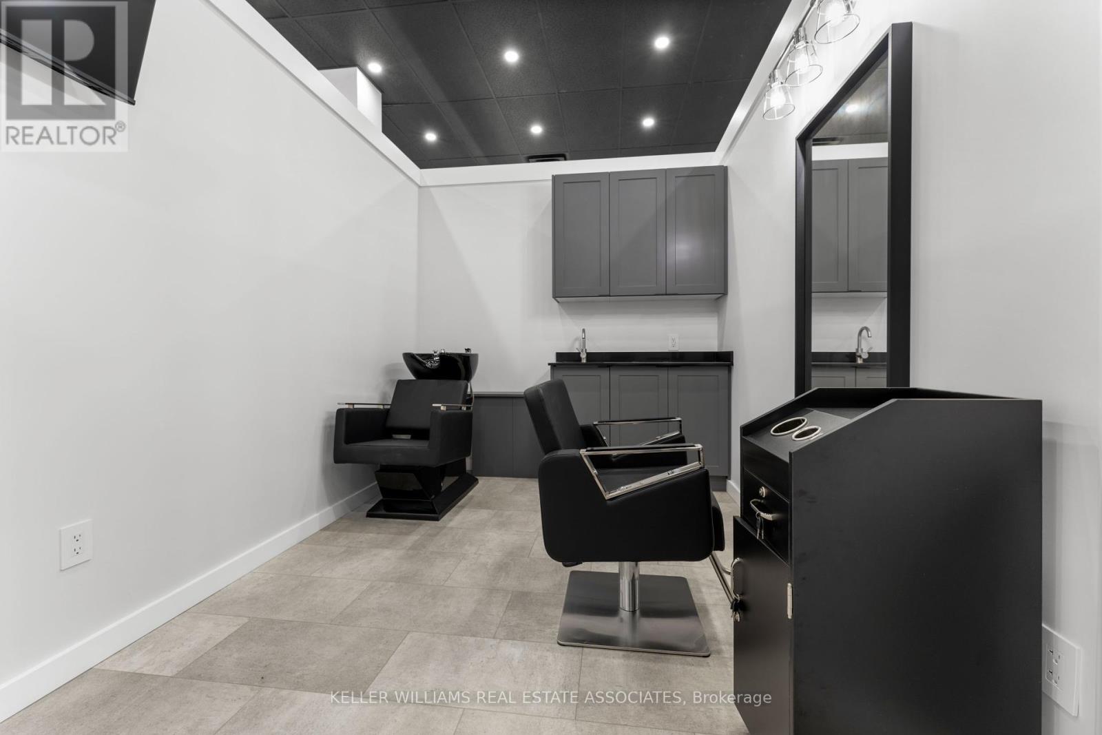 6 - 45 Wyndham Street N, Guelph, Ontario  N1H 4E4 - Photo 5 - X12204157