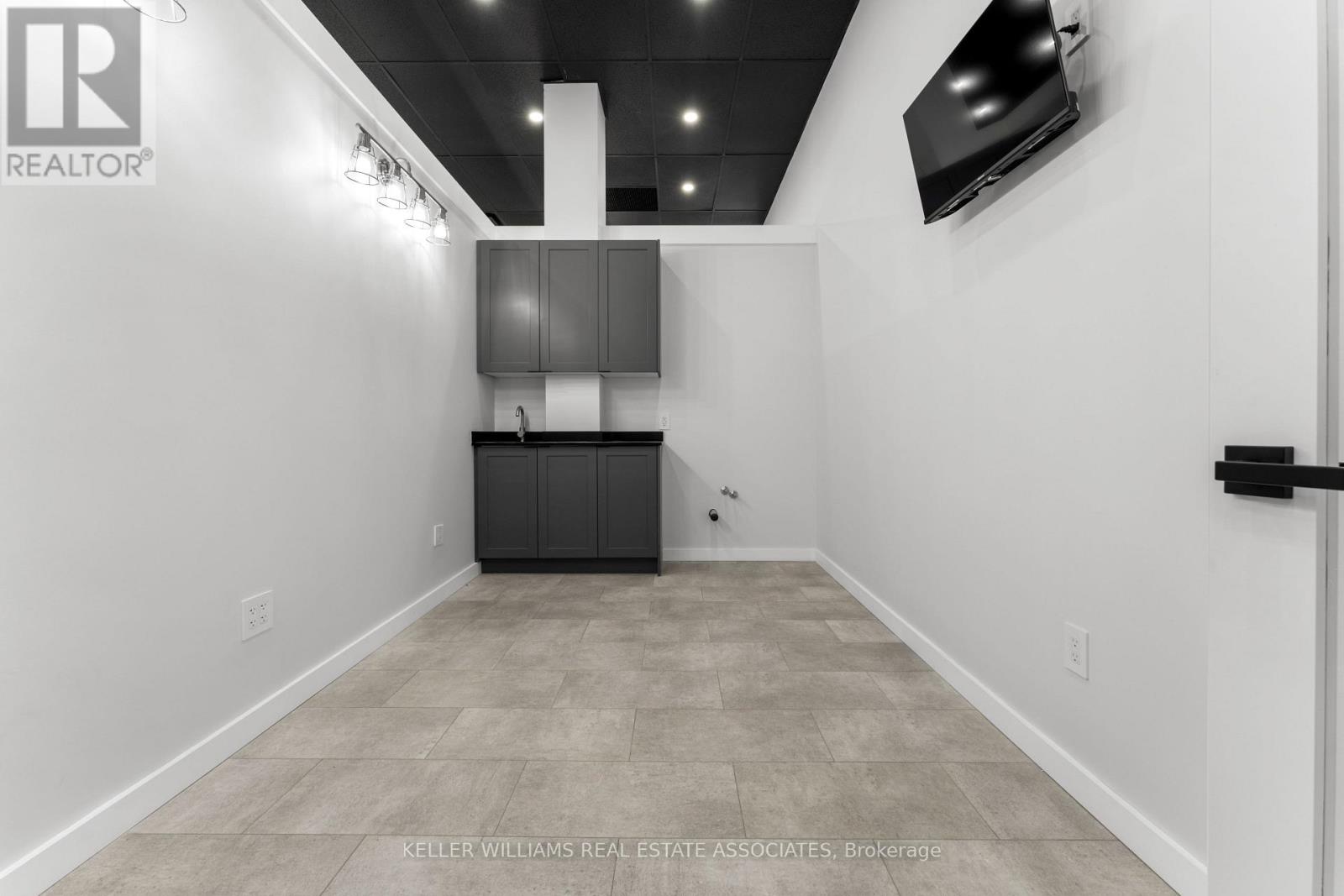 7 - 45 Wyndham Street N, Guelph (Downtown), Ontario  N1H 4E4 - Photo 14 - X12204159