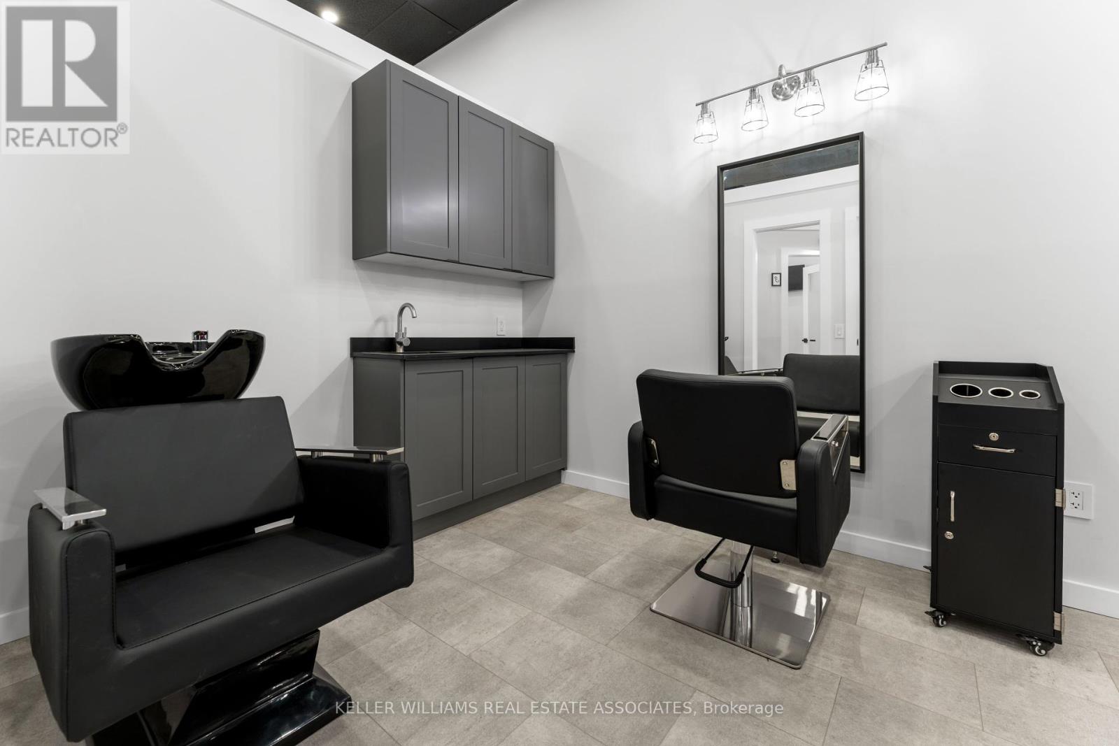 7 - 45 Wyndham Street N, Guelph (Downtown), Ontario  N1H 4E4 - Photo 5 - X12204159