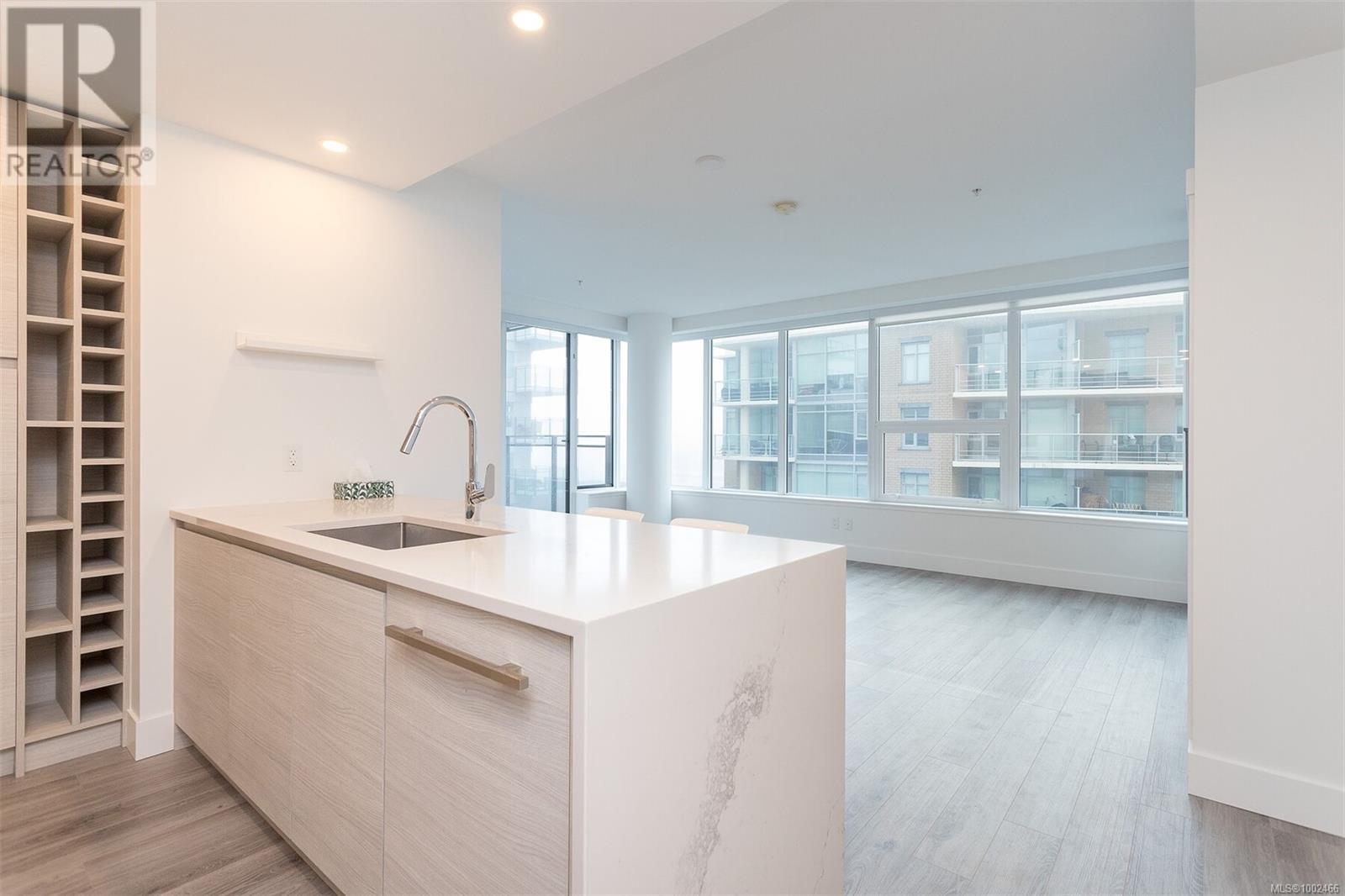 1108 777 Herald St, Victoria, British Columbia  V8T 0C7 - Photo 8 - 1002466