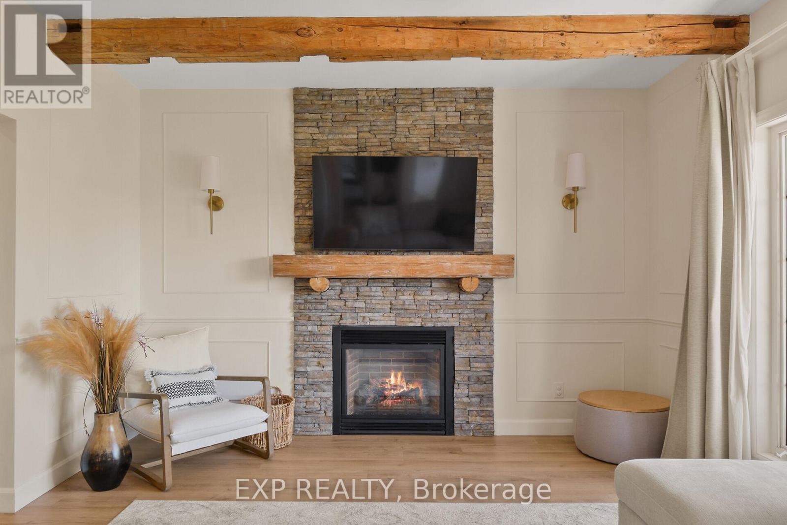 Property at 86 OASIS STREET image 2