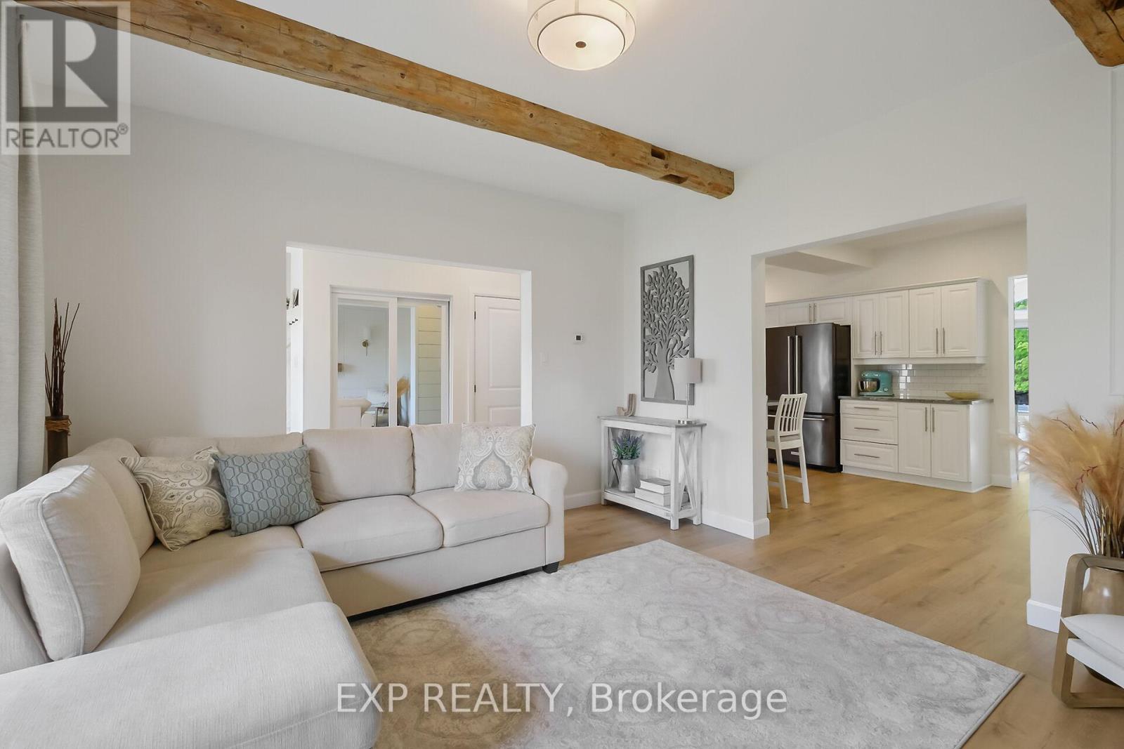 Property at 86 OASIS STREET image 4