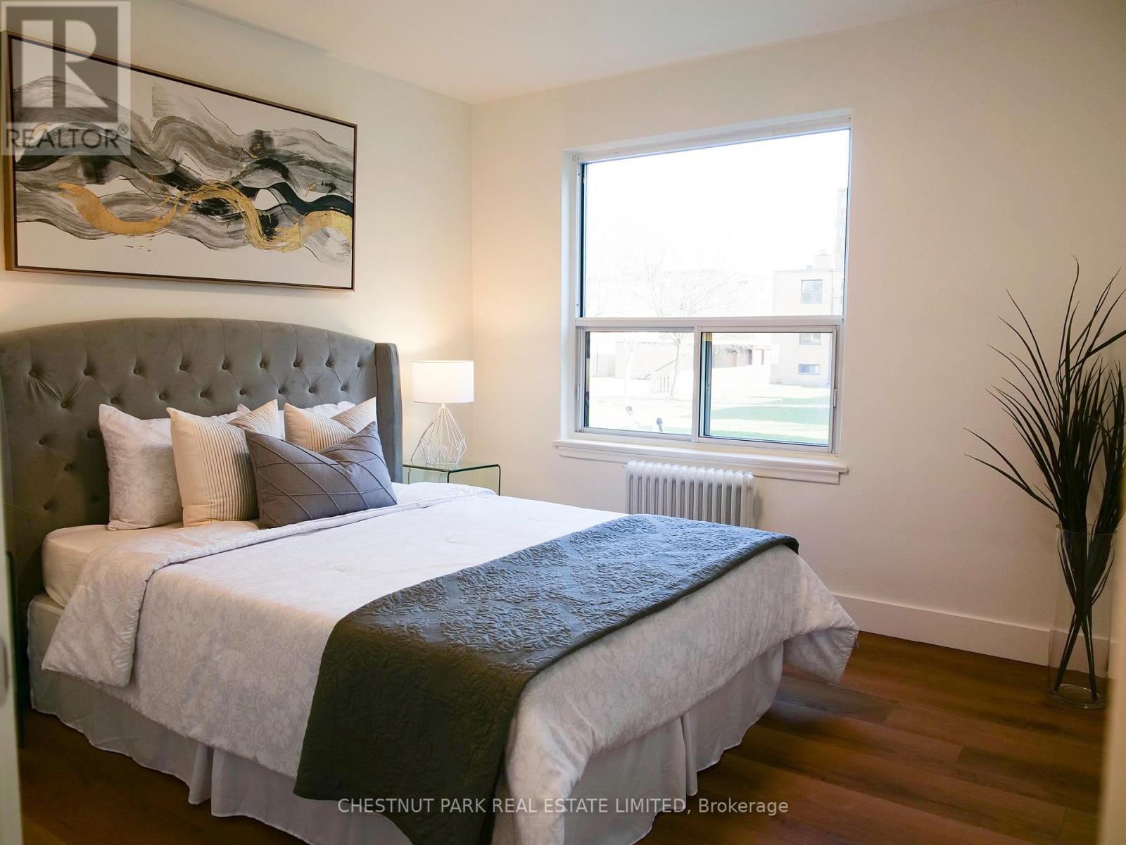 8 - 6 Wingreen Court, Toronto, Ontario  M3B 1B9 - Photo 6 - C12204178