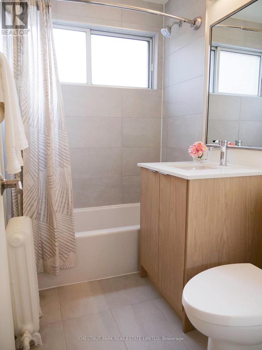 11 - 4 Wingreen Court, Toronto, Ontario  M3B 1B9 - Photo 8 - C12204180