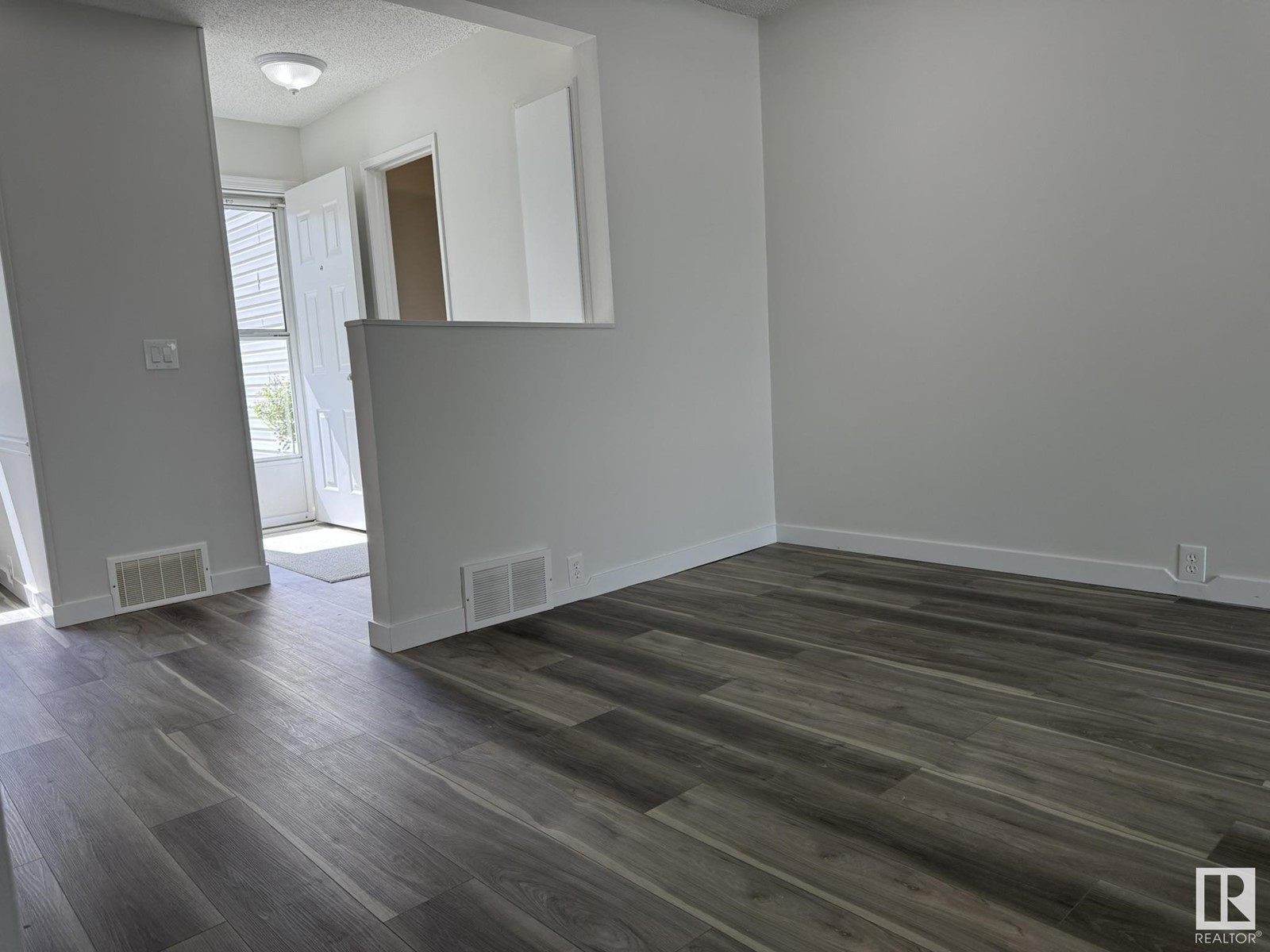 #39 2024 57 St Nw, Edmonton, Alberta  T6L 2Z3 - Photo 13 - E4441006