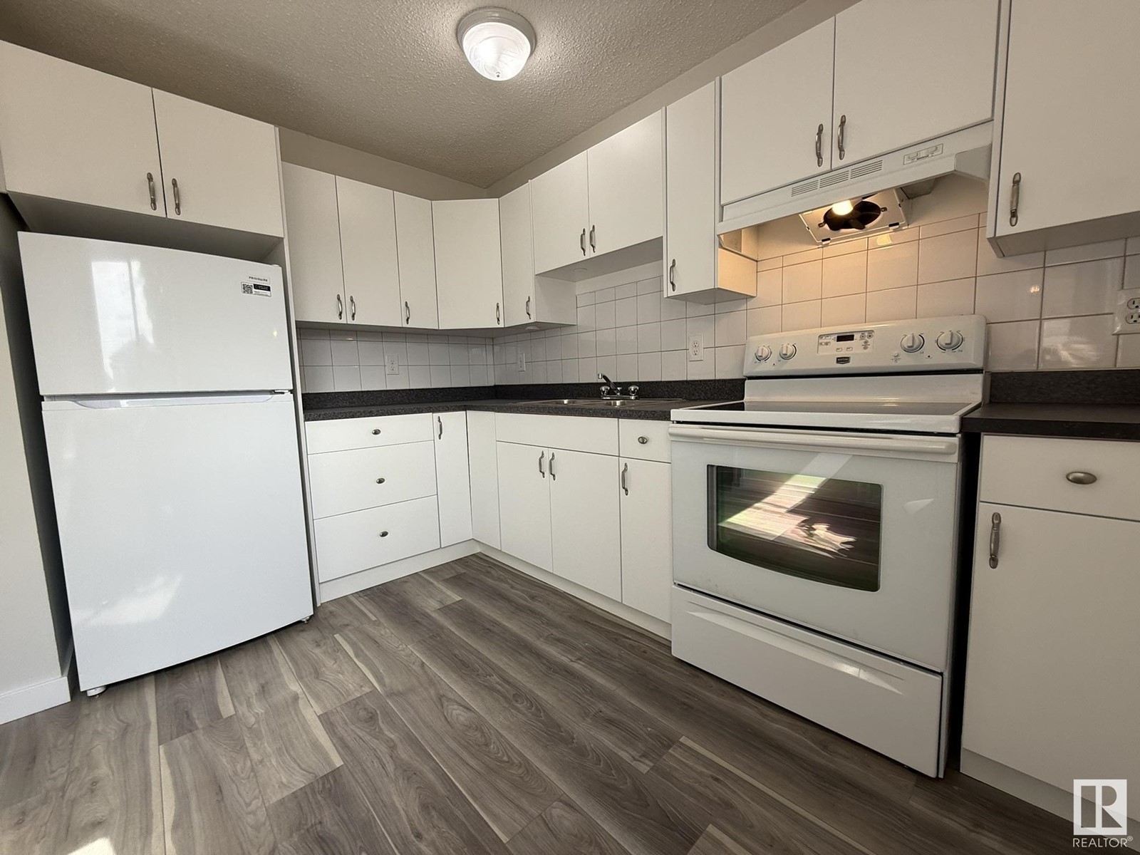 #39 2024 57 St Nw, Edmonton, Alberta  T6L 2Z3 - Photo 17 - E4441006