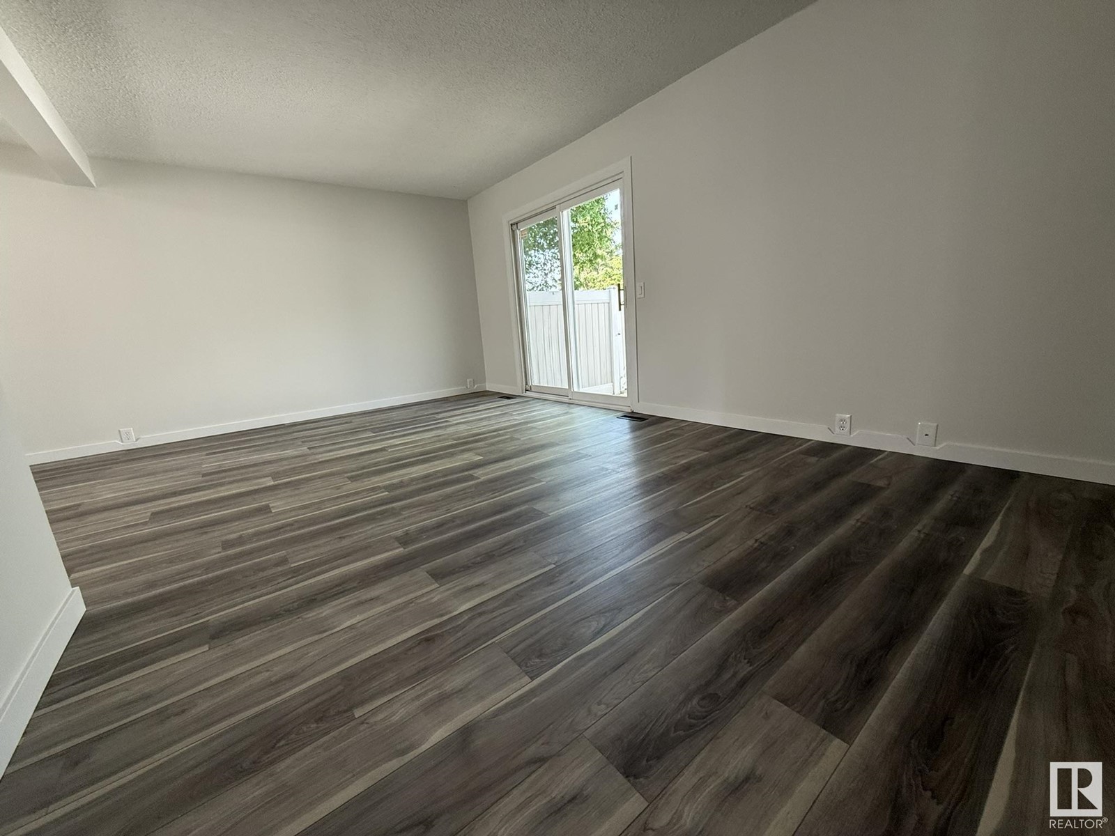 #39 2024 57 St Nw, Edmonton, Alberta  T6L 2Z3 - Photo 12 - E4441006