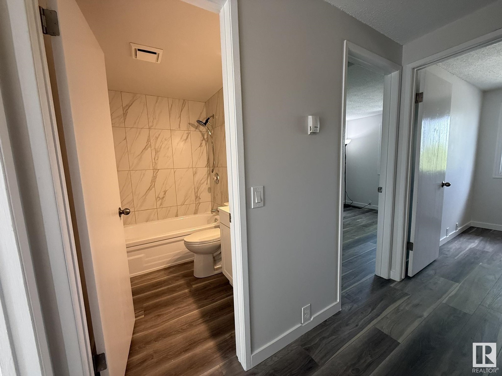 #39 2024 57 St Nw, Edmonton, Alberta  T6L 2Z3 - Photo 37 - E4441006
