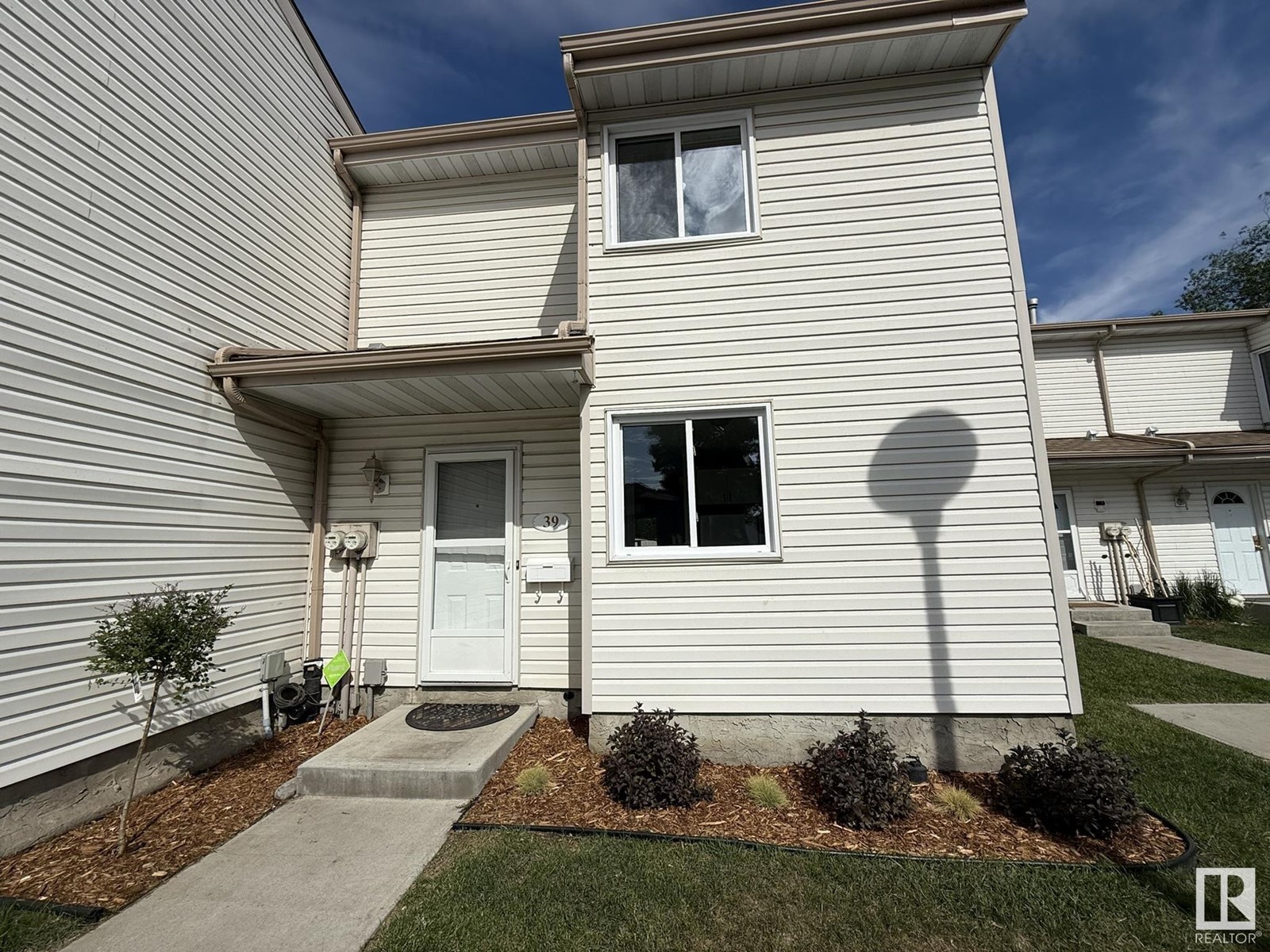 #39 2024 57 St Nw, Edmonton, Alberta  T6L 2Z3 - Photo 1 - E4441006