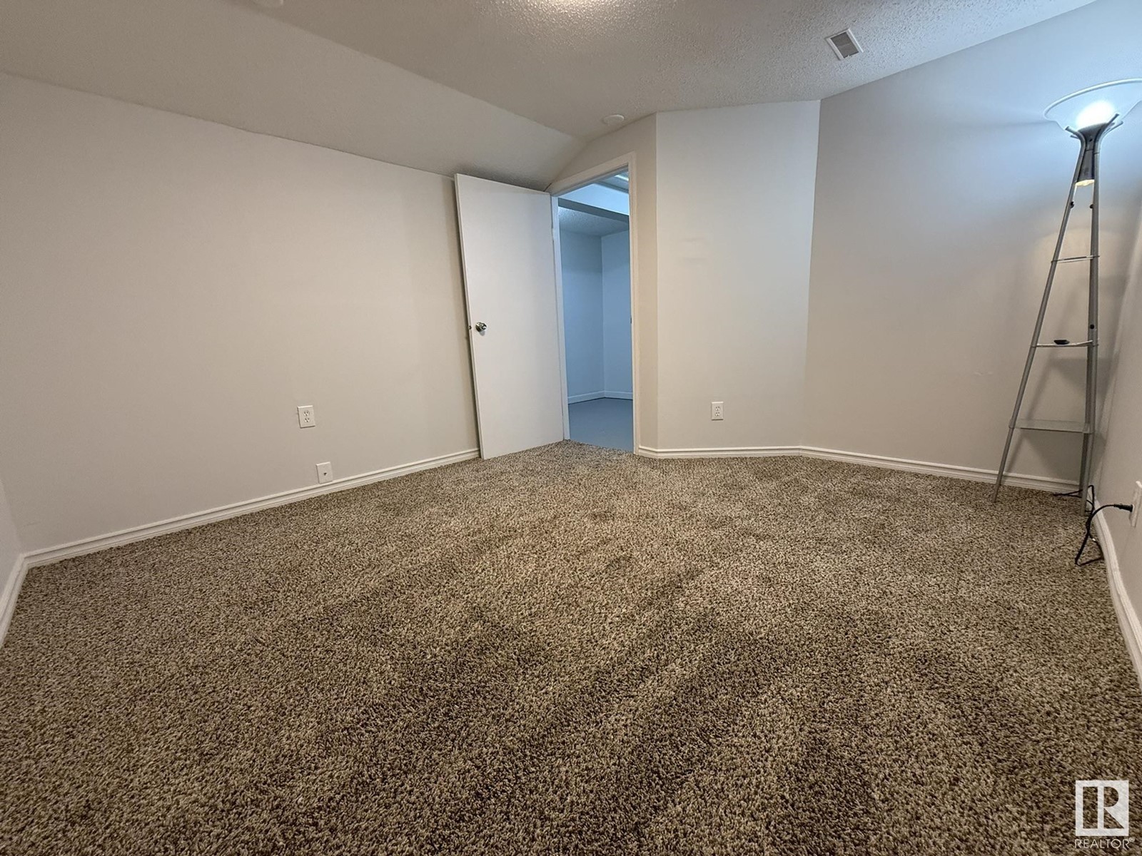 #39 2024 57 St Nw, Edmonton, Alberta  T6L 2Z3 - Photo 50 - E4441006